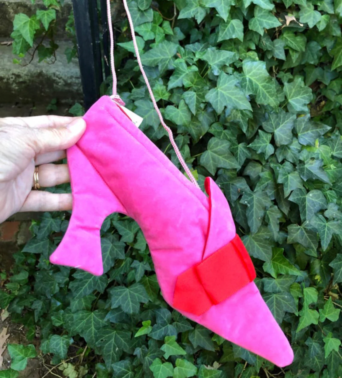 00s Andy Warhol Pink Shoe Handbag - Image 9