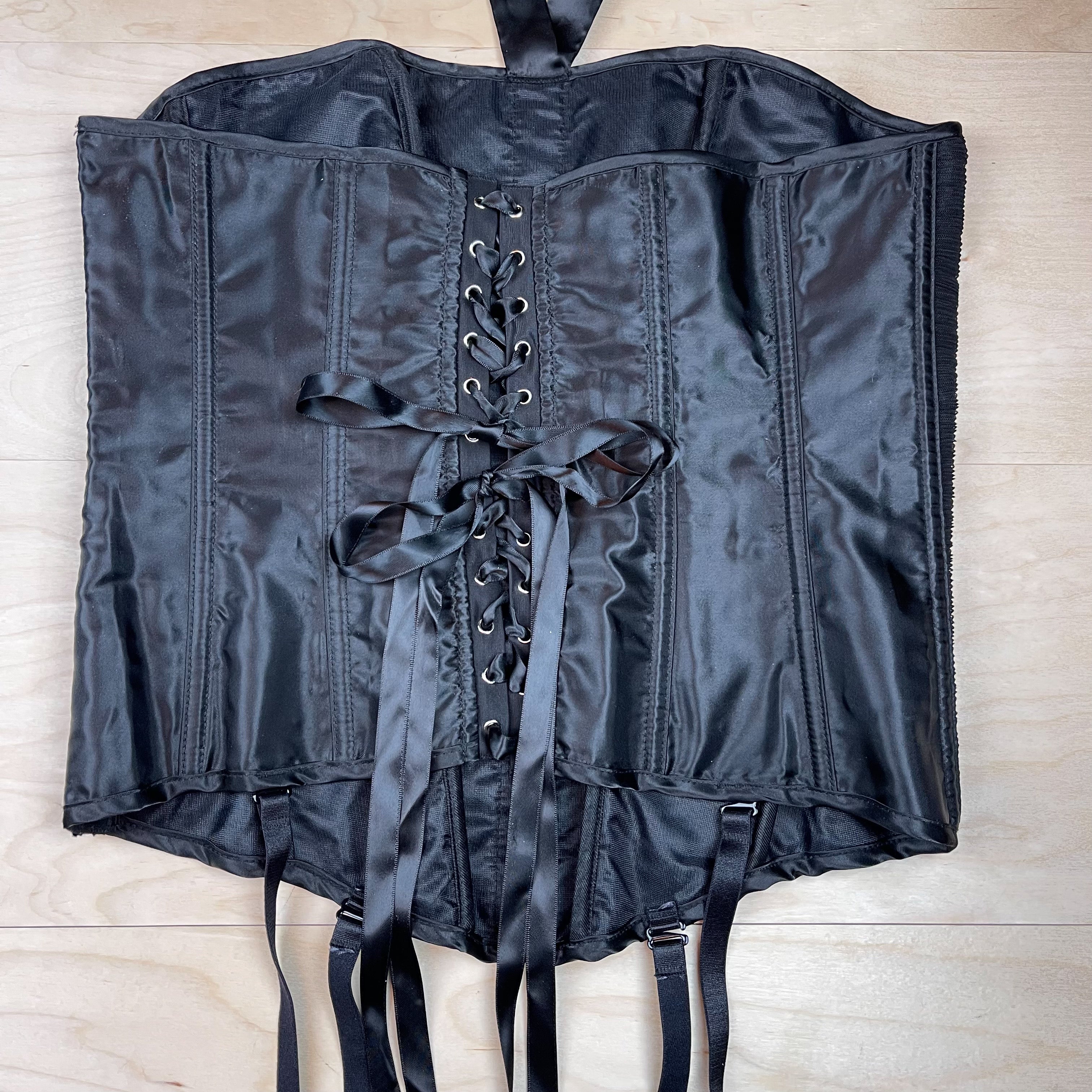 00s Black Back Lace Up Corset By Frederick's of Hollywood - Image 6