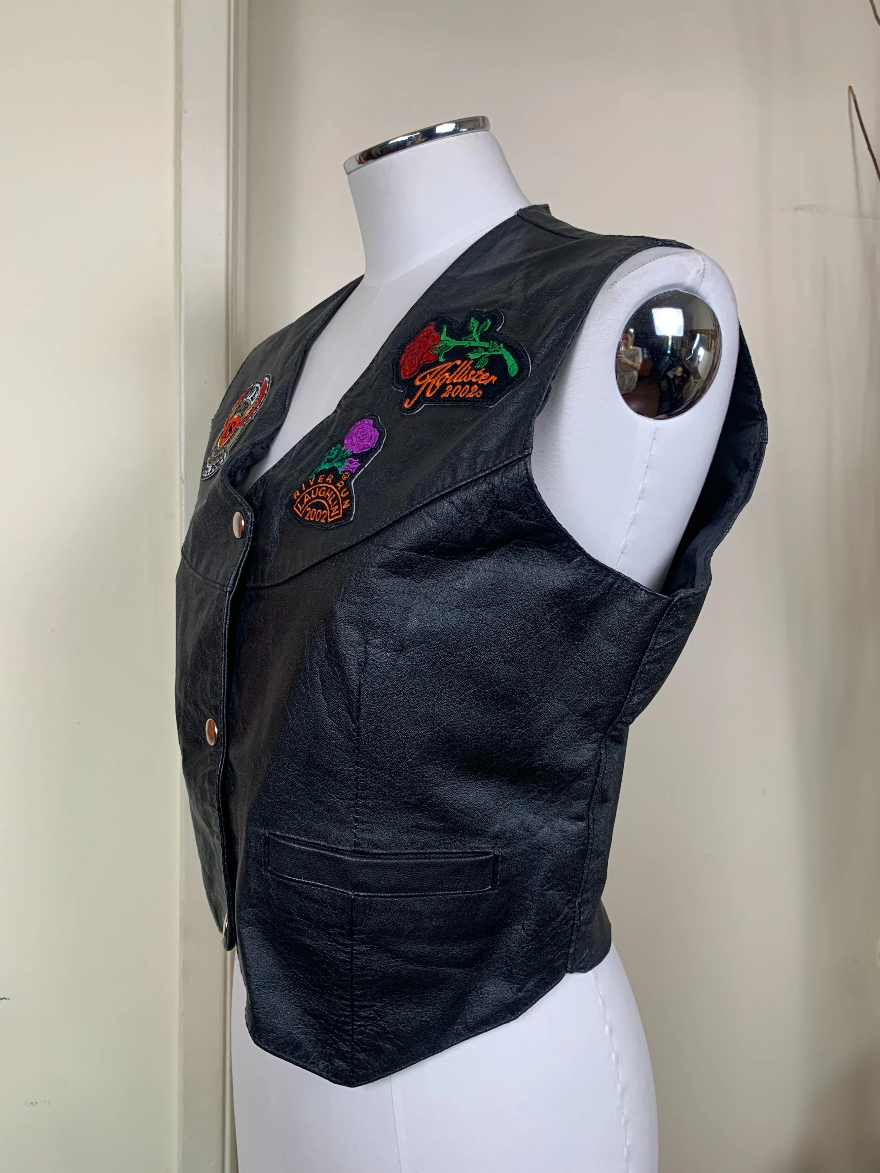 00s Black Leather Motorcycle Vest with Patches by Hudson Leather - Image 16