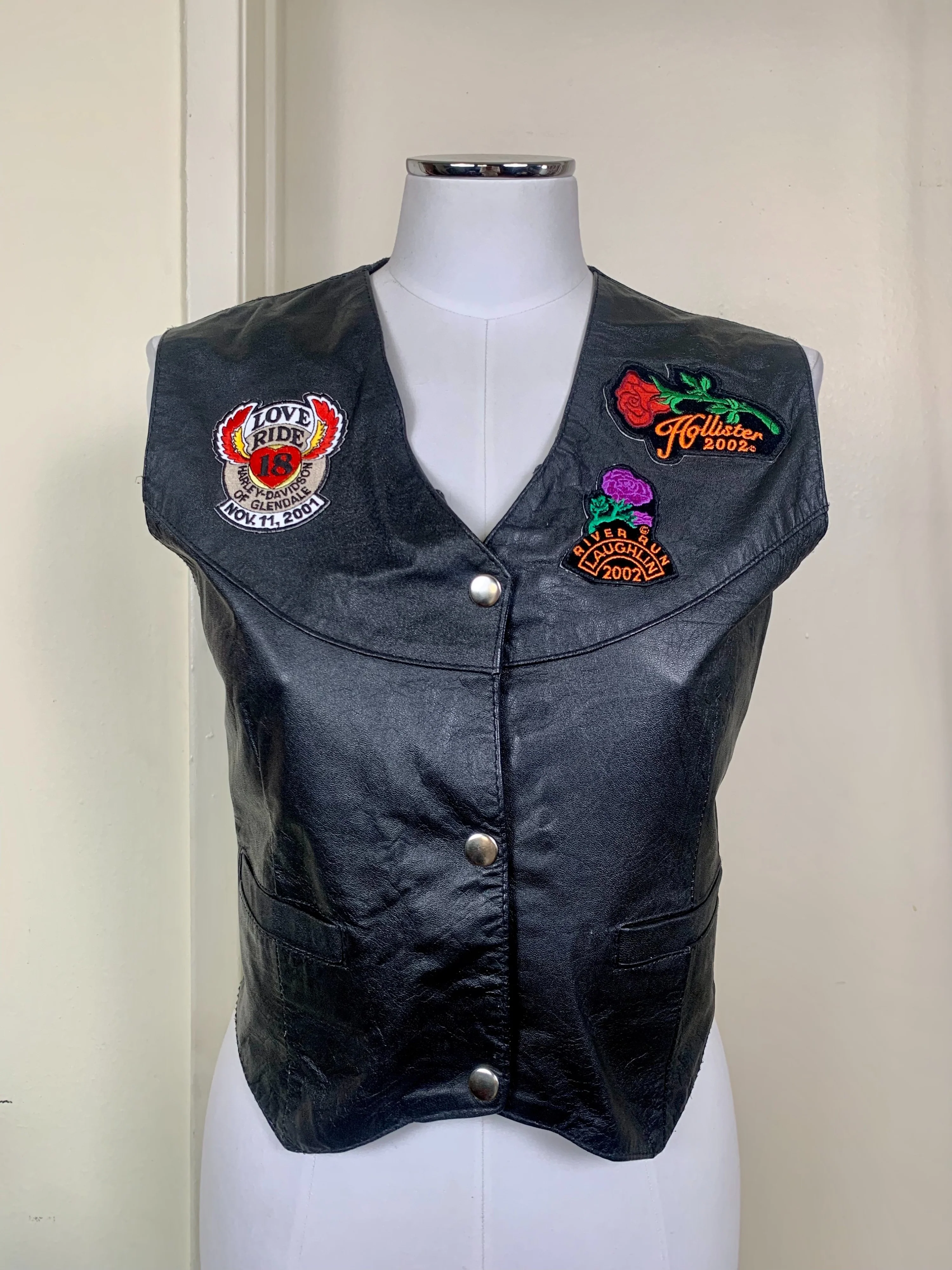 00s Black Leather Motorcycle Vest with Patches by Hudson Leather - Image 6