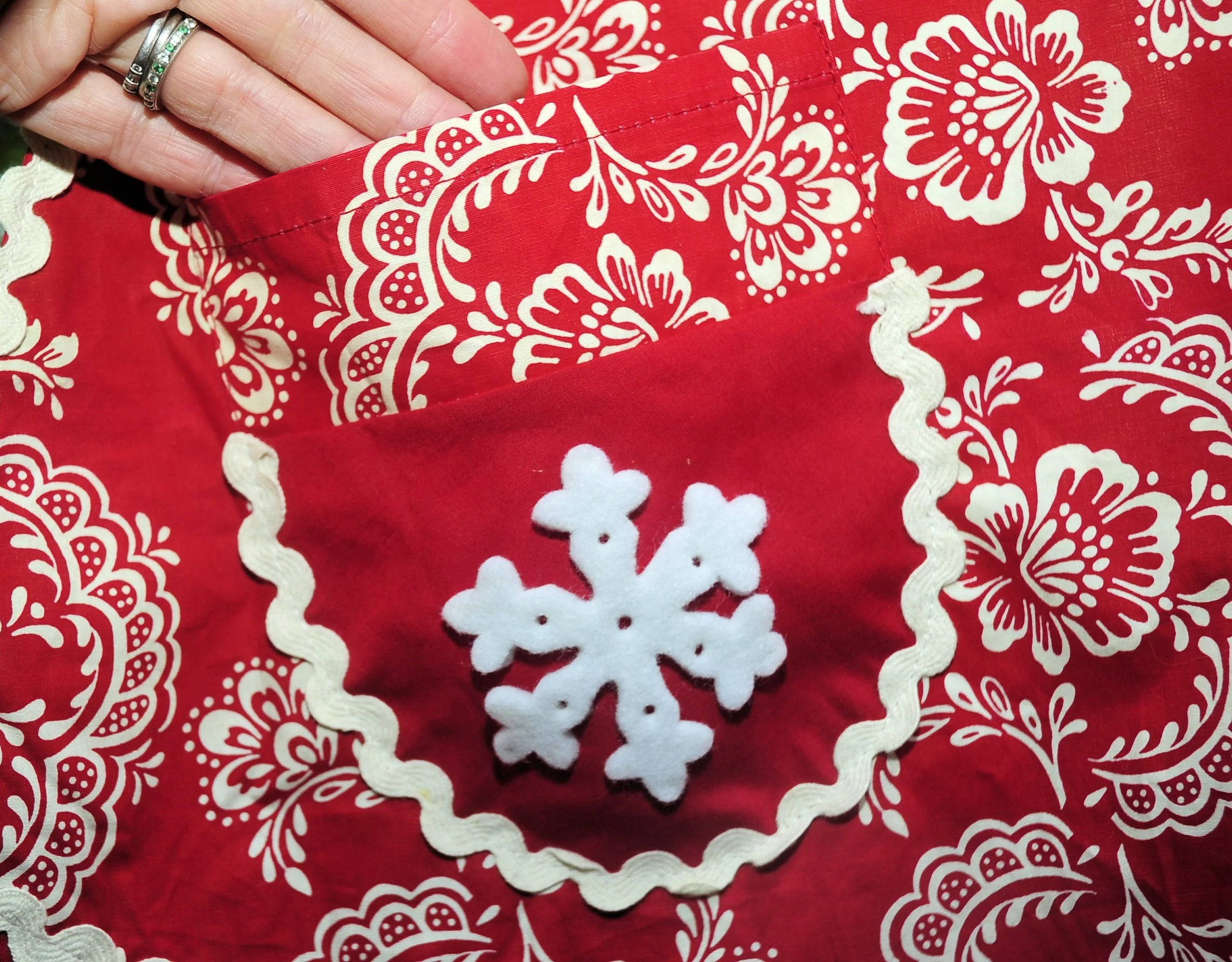 00s Christmas Red Half Apron Snowflake Pocket Dl Rhein - Image 4