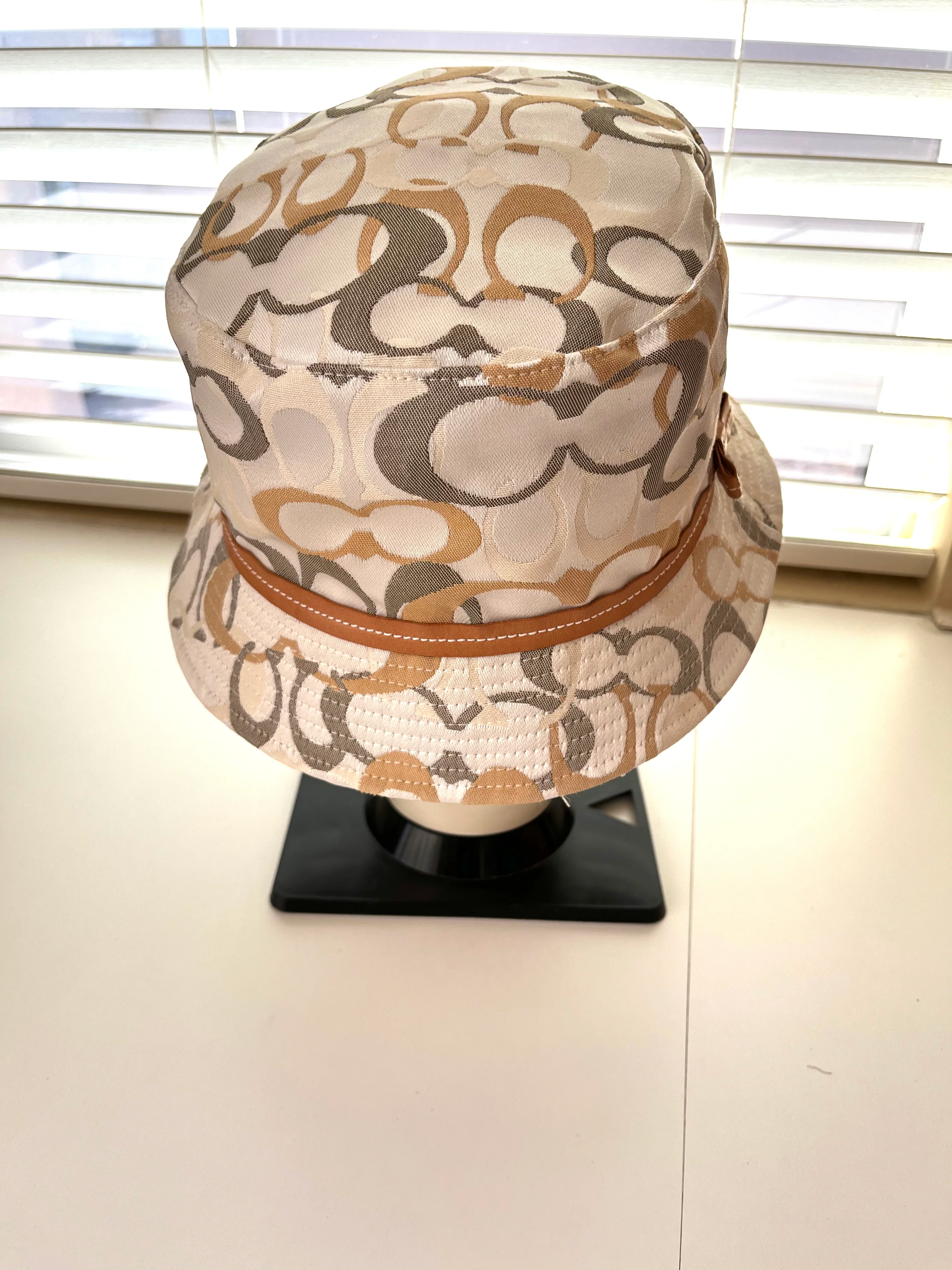00s Coach Signature Jacquard Hat Leather Strap Ivory By Coach - Image 4