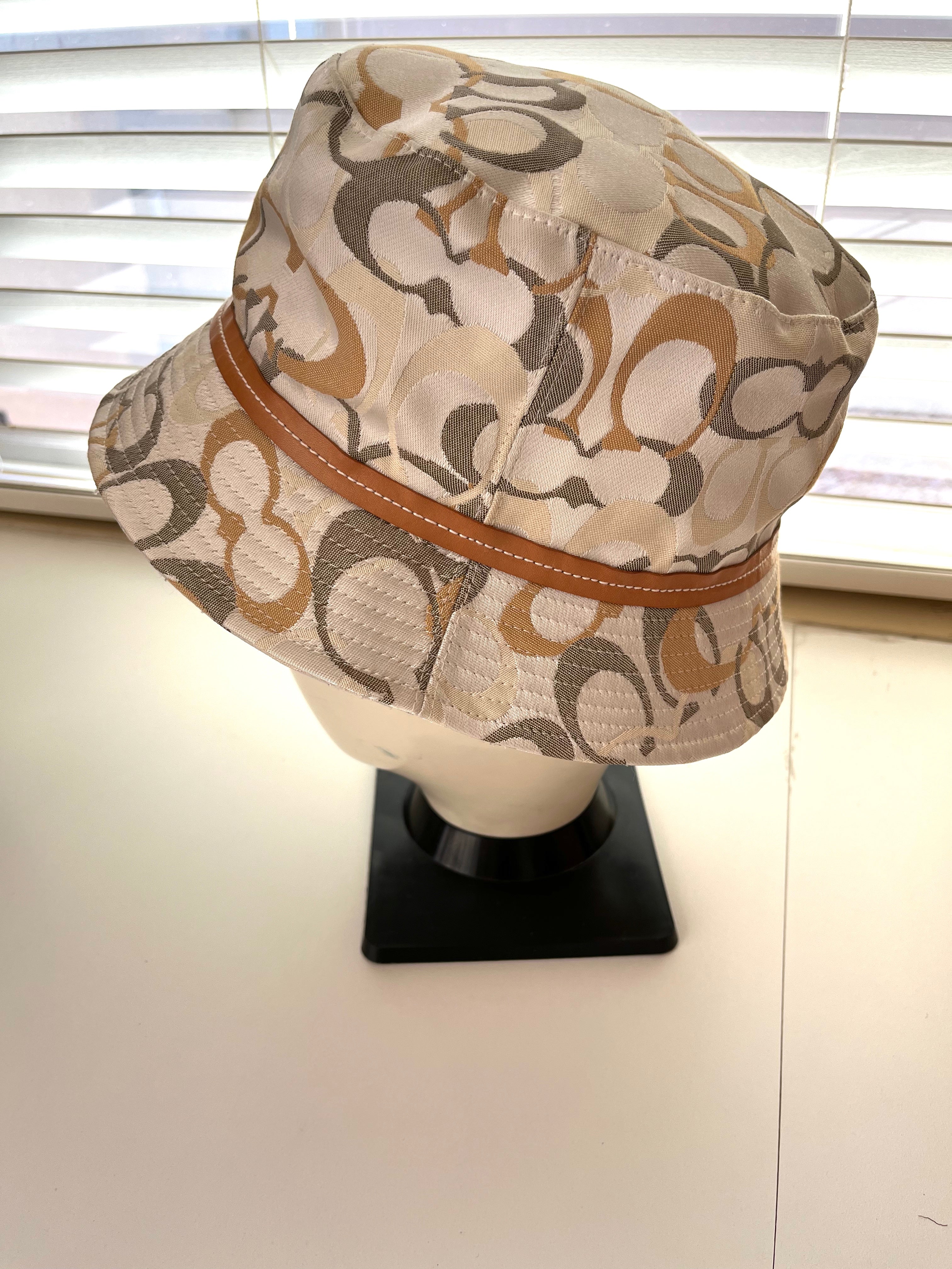 00s Coach Signature Jacquard Hat Leather Strap Ivory By Coach - Image 5