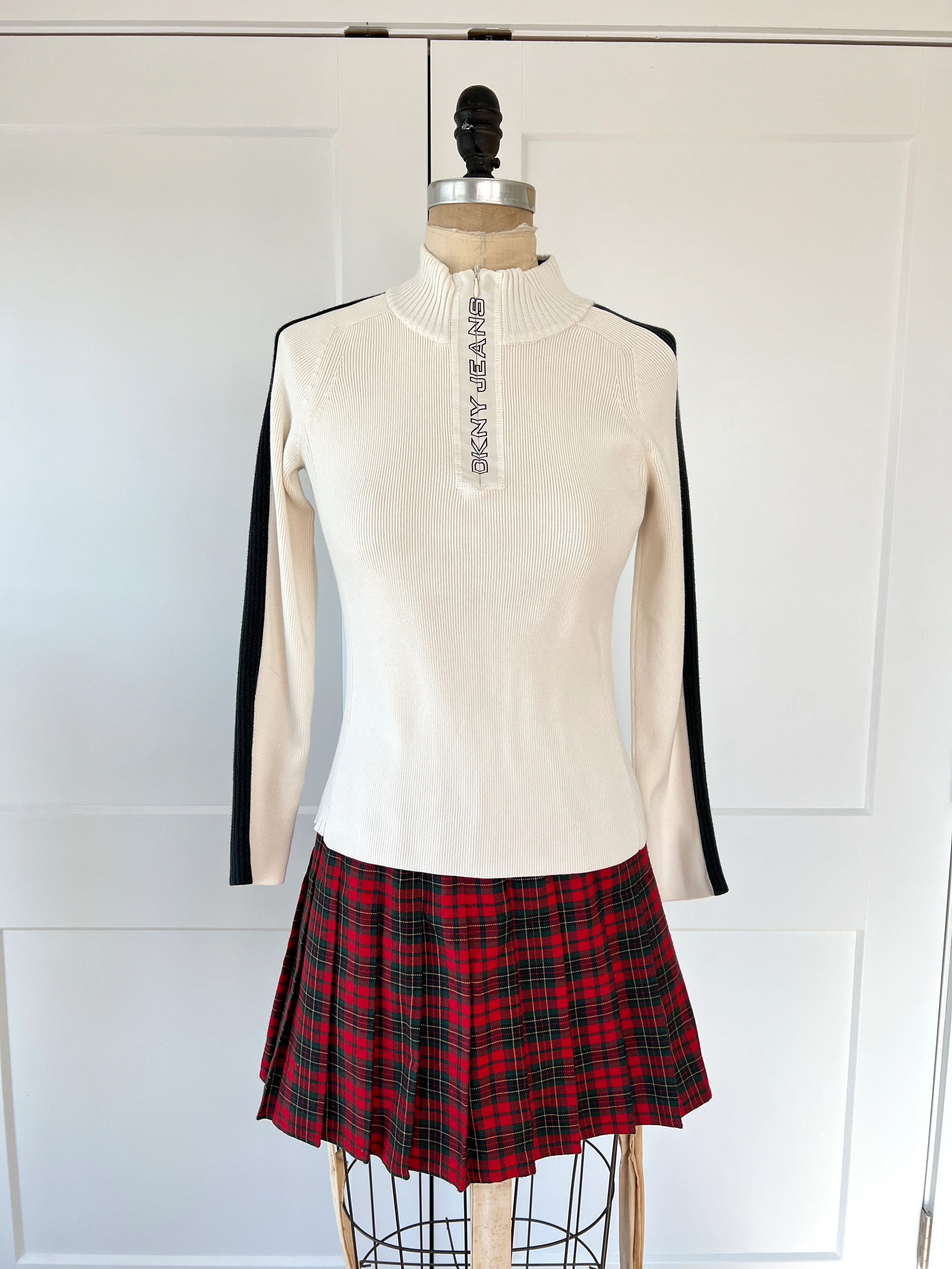 00s Colorblock Logo Quarter Zip By DKNY - Image 4