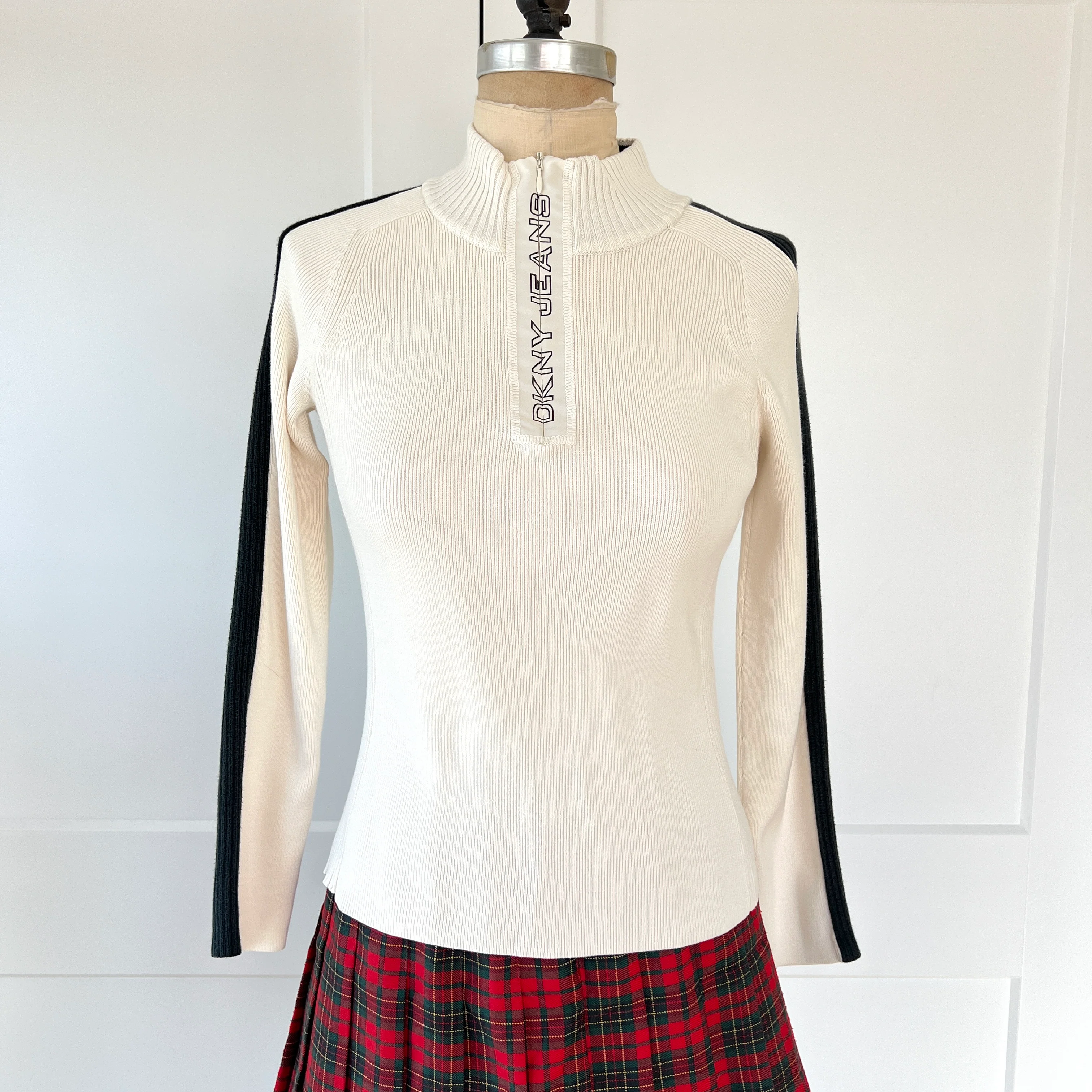 00s Colorblock Logo Quarter Zip By DKNY - Image 6