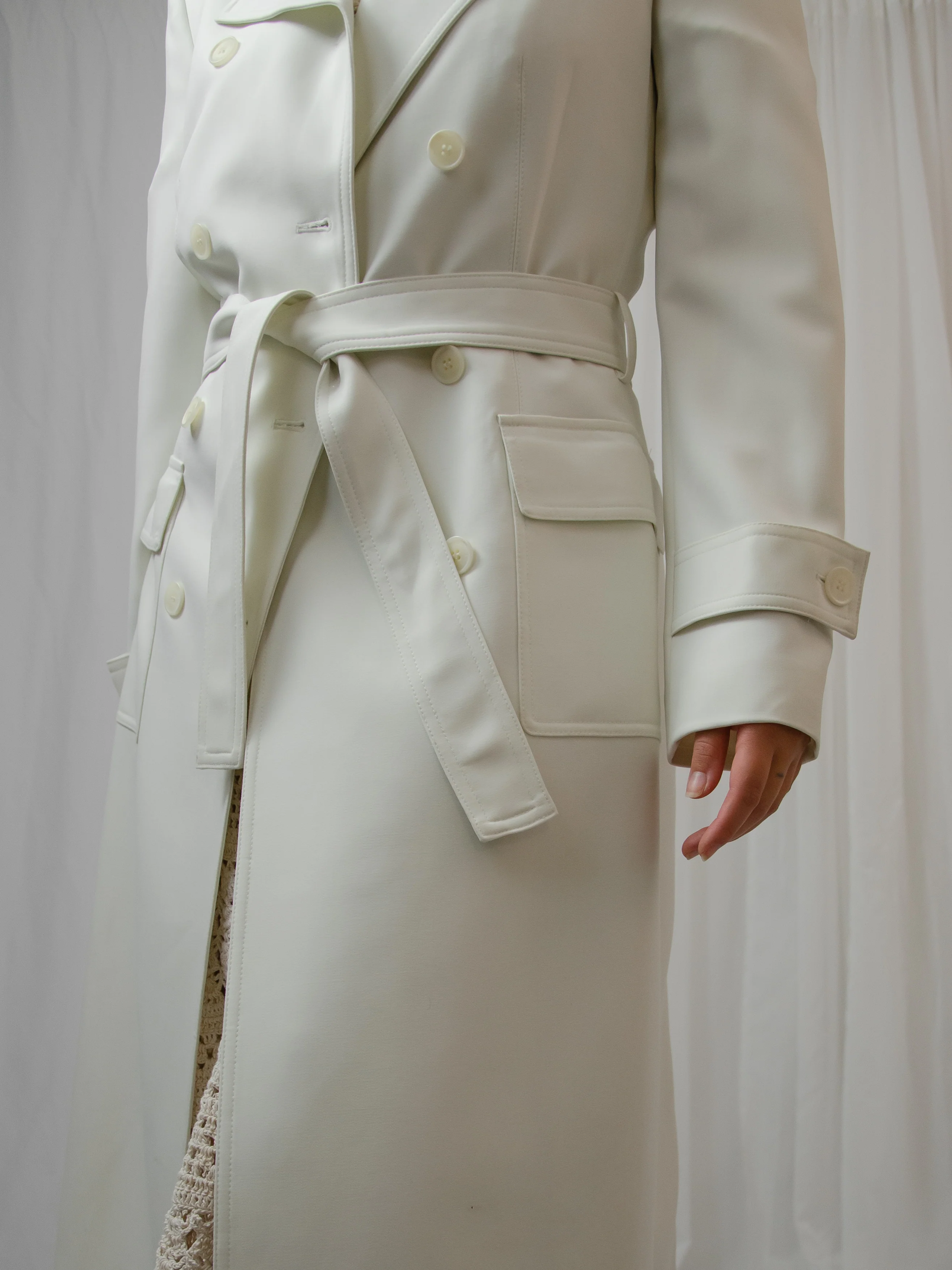 00s Cream Belted Trench Coat - Image 4