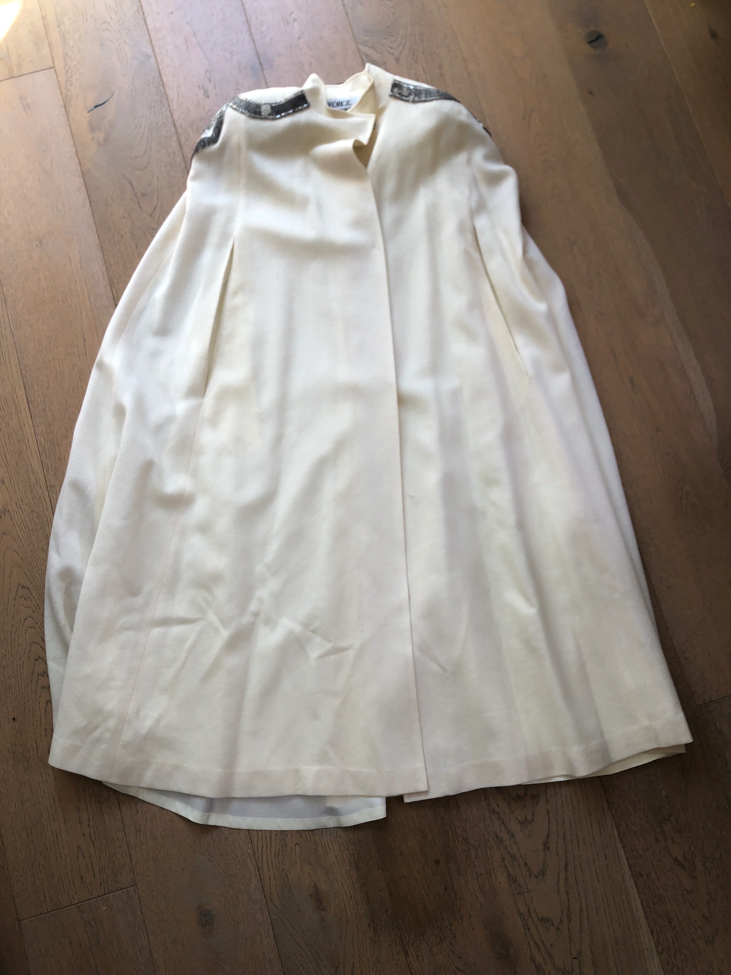 00s Off White Cape Silver Beaded Embroidered Shoulder By George Simonton - Image 10