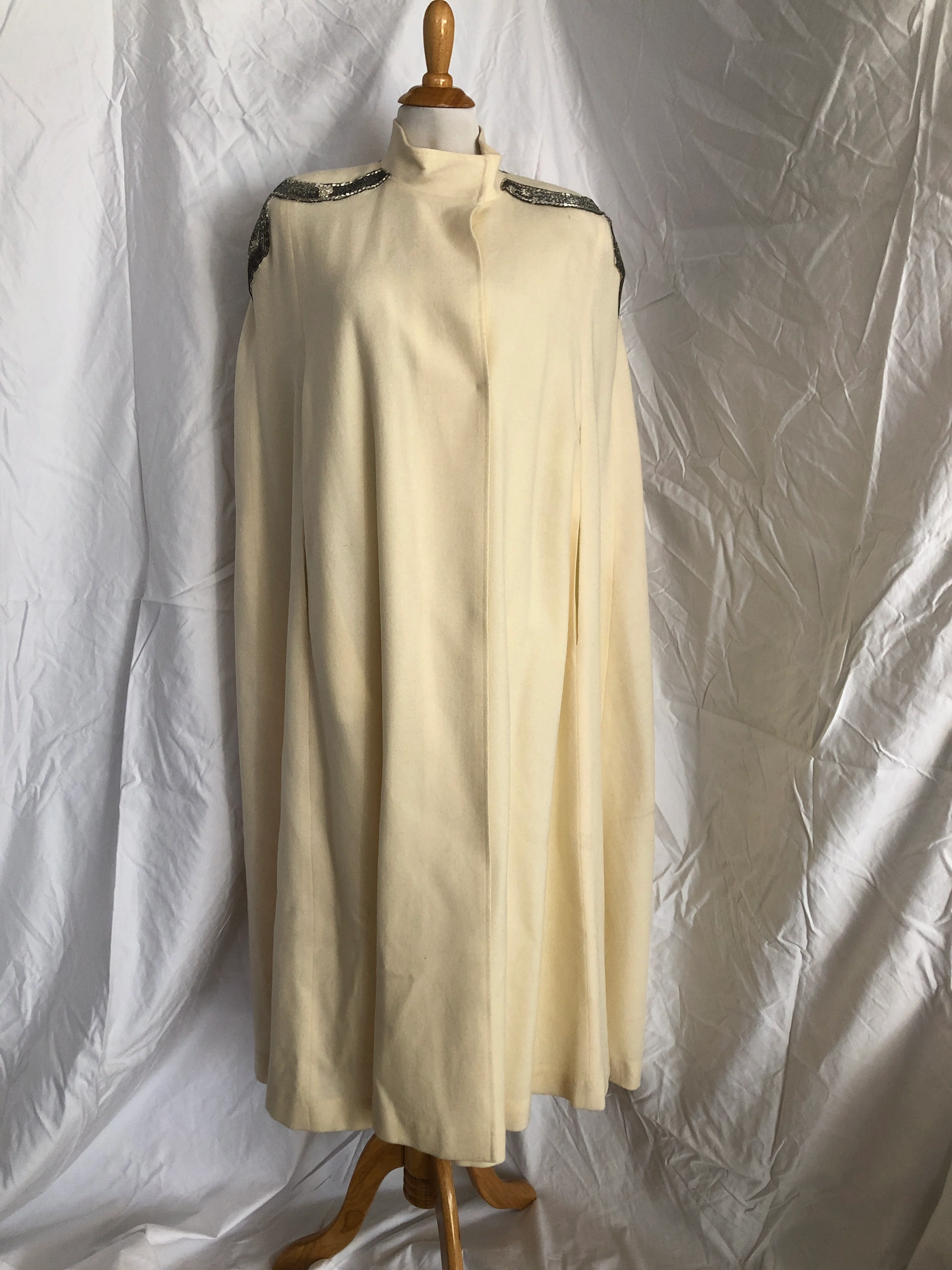 00s Off White Cape Silver Beaded Embroidered Shoulder By George Simonton - Image 4