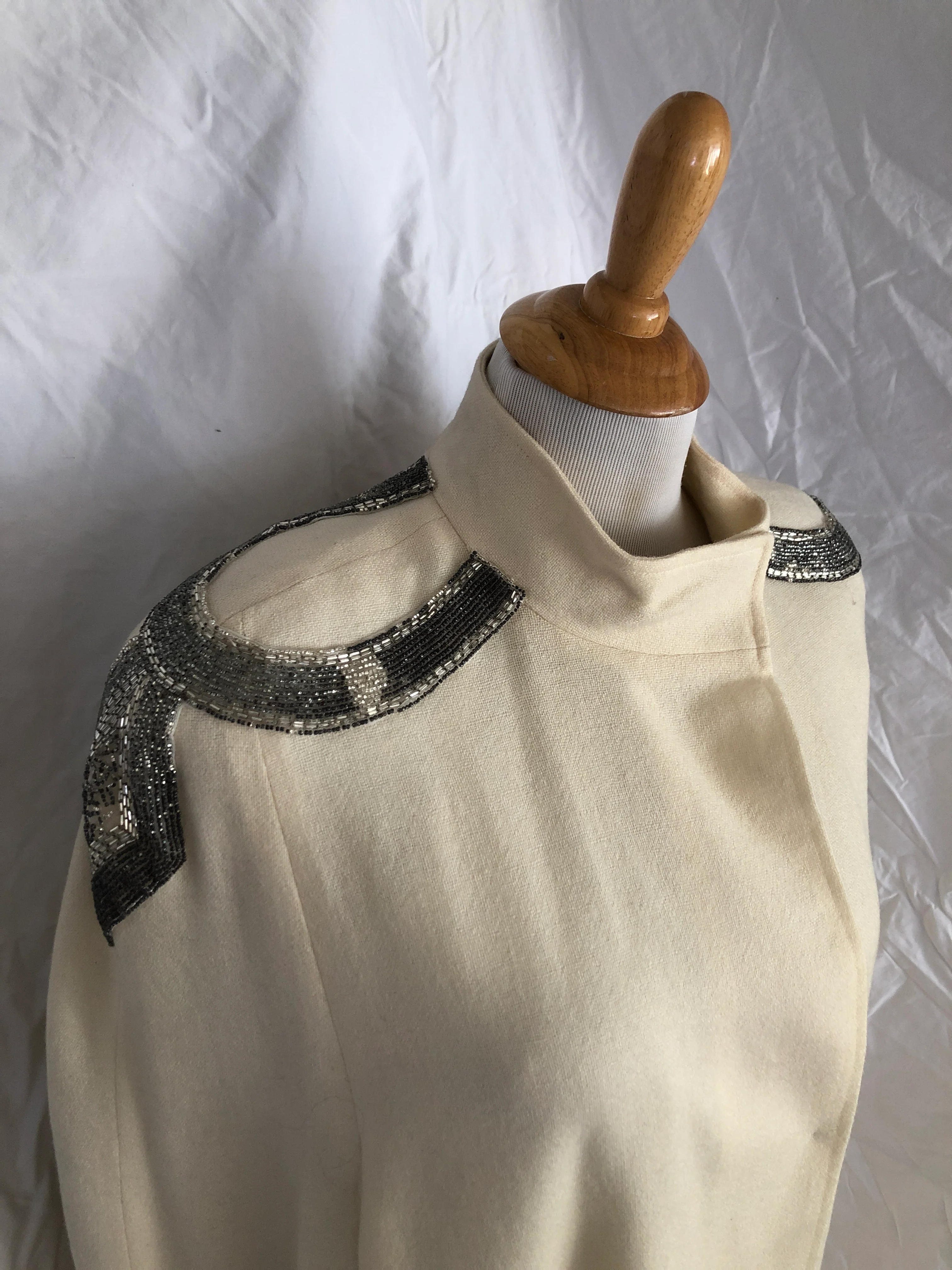 00s Off White Cape Silver Beaded Embroidered Shoulder By George Simonton - Image 7