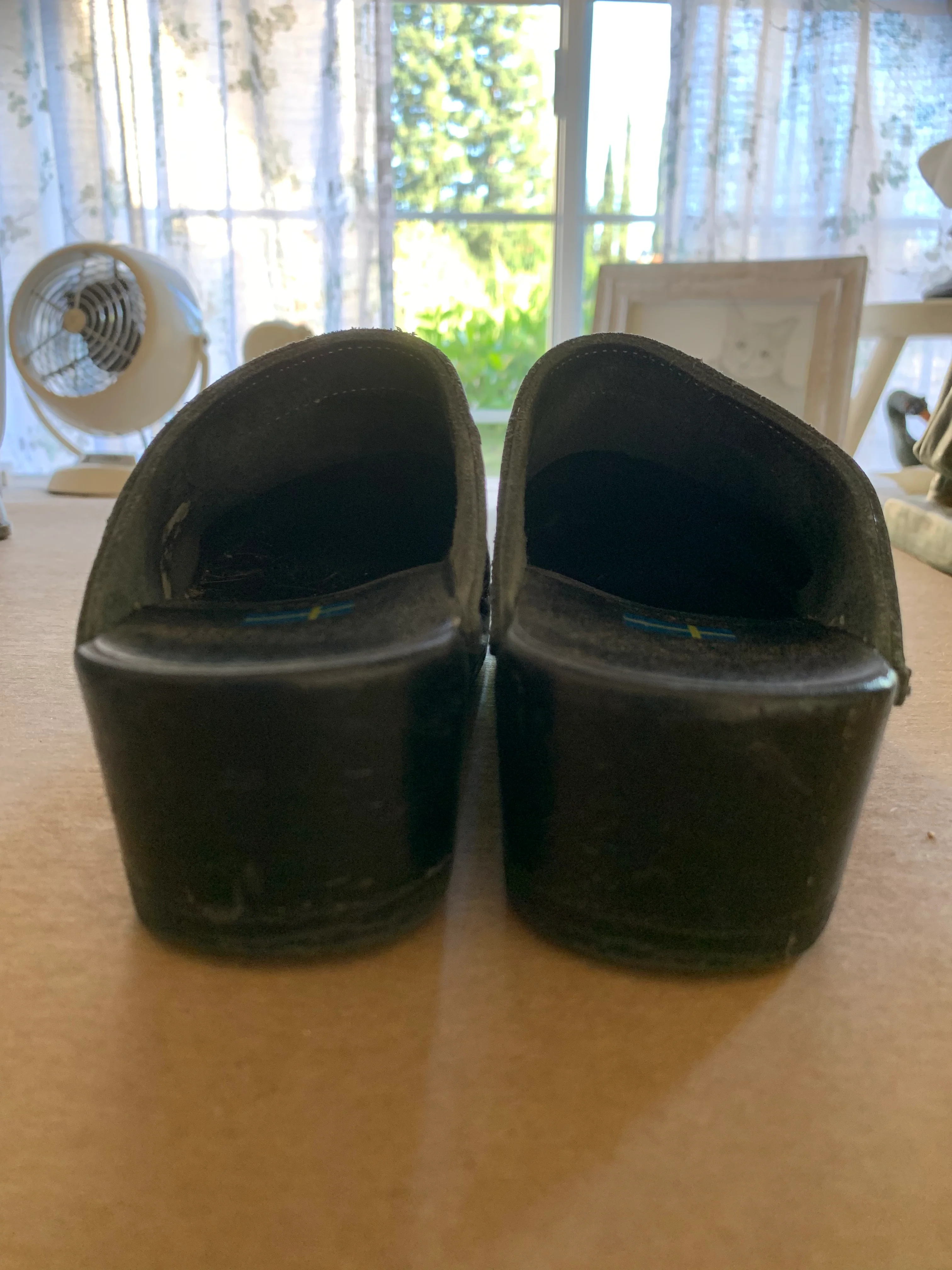 00s Original Burgundy Patent Leather Wood Heel Clogs By Clog Master - Image 6