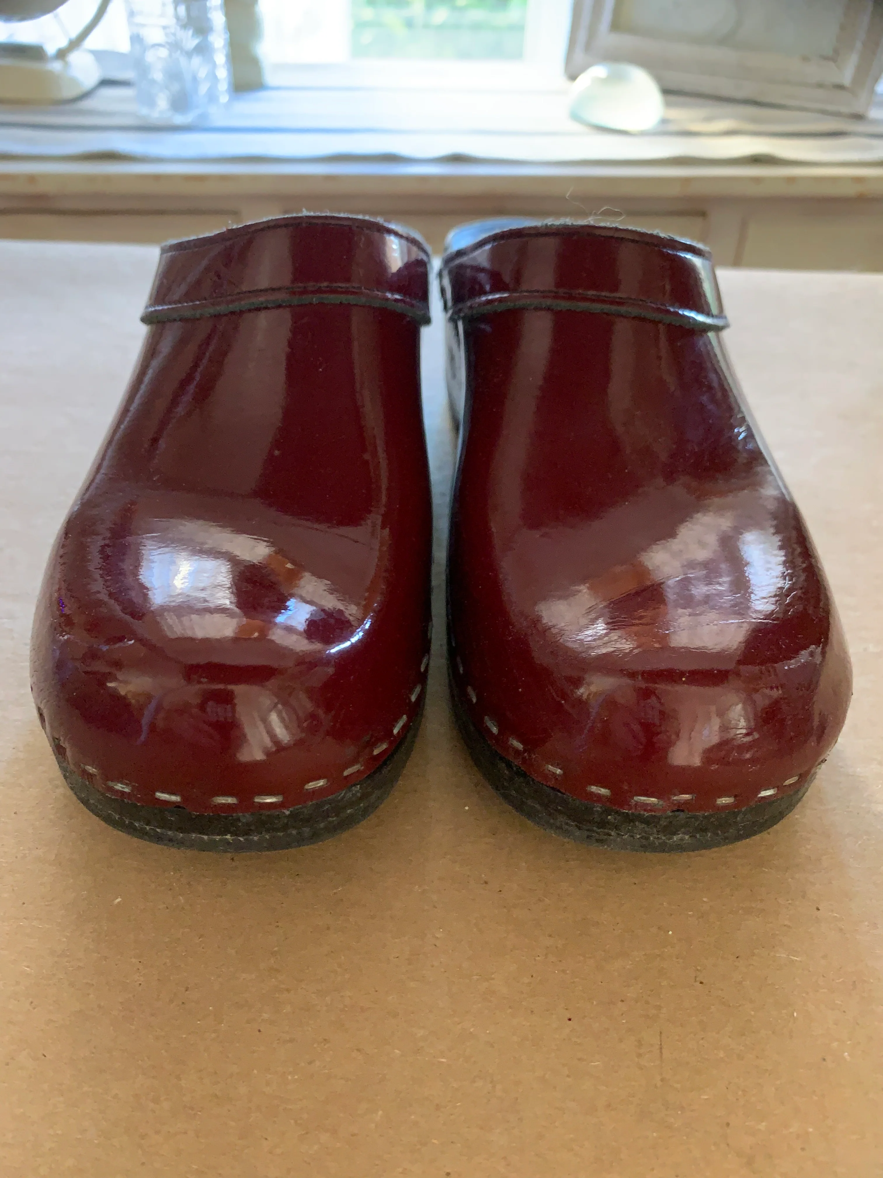 00s Original Burgundy Patent Leather Wood Heel Clogs By Clog Master - Image 7