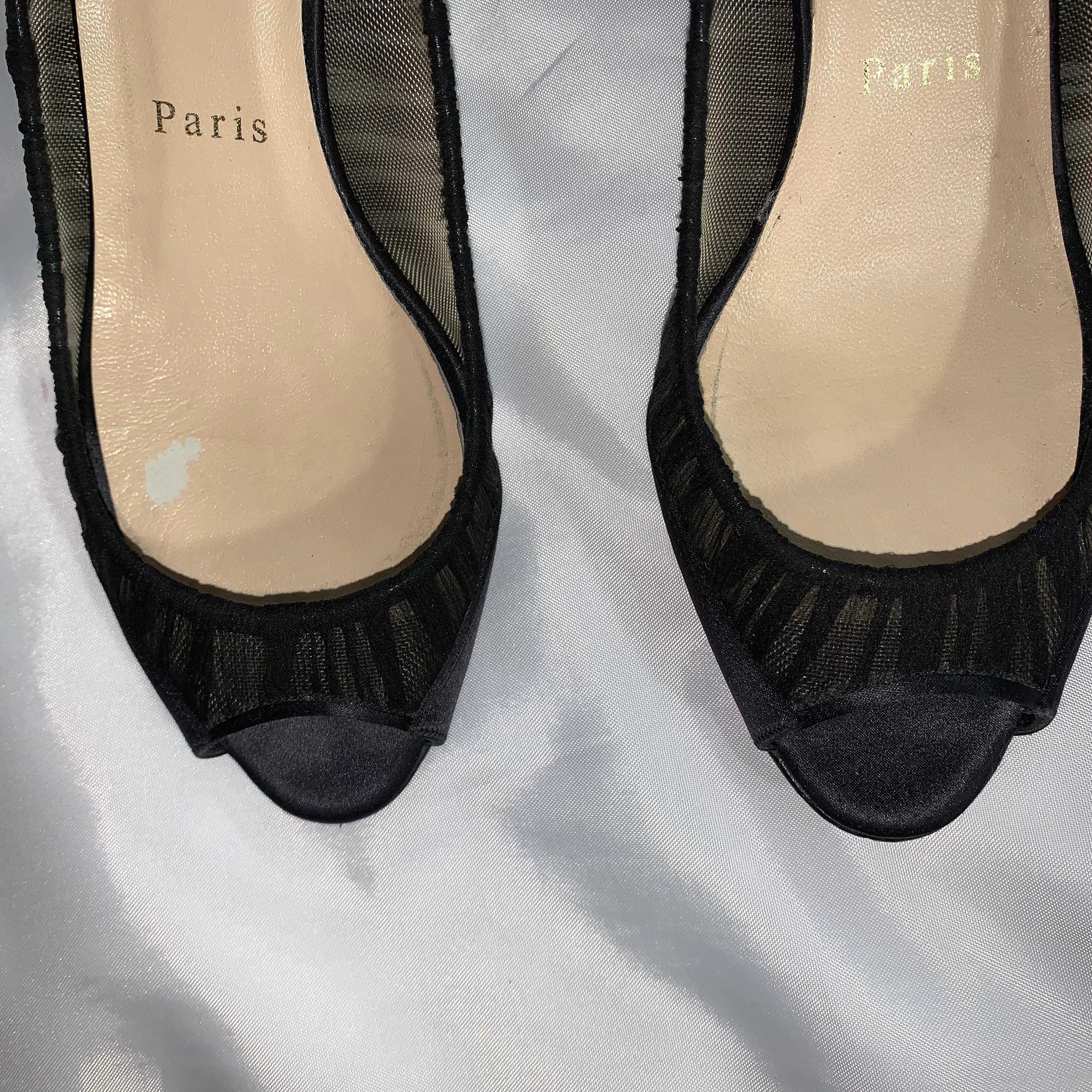 00s Size 35.5 Pour Vous 45 Black Crêpe Peep Toe Pumps By Christian Louboutin - Image 4