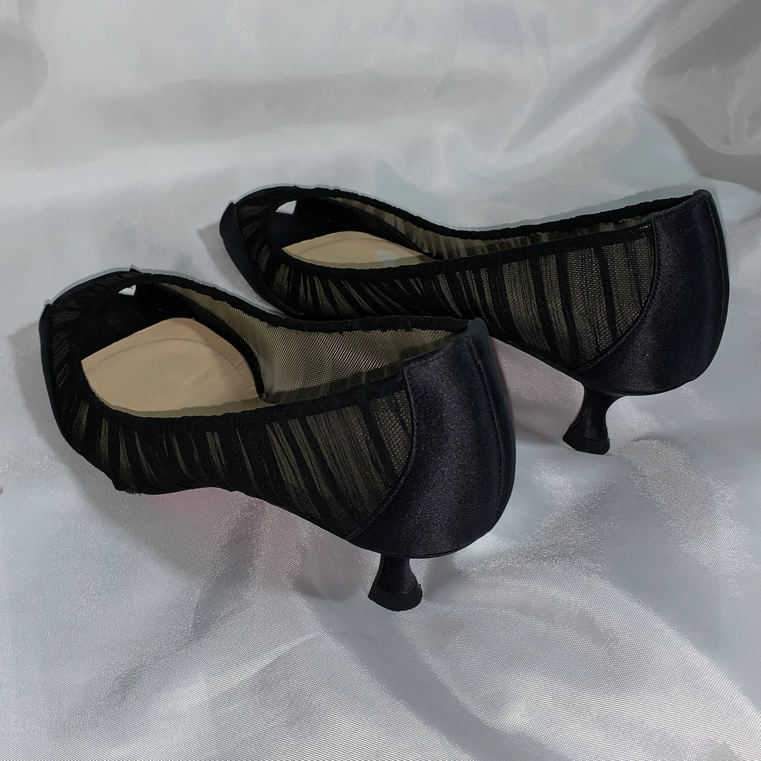 00s Size 35.5 Pour Vous 45 Black Crêpe Peep Toe Pumps By Christian Louboutin - Image 8
