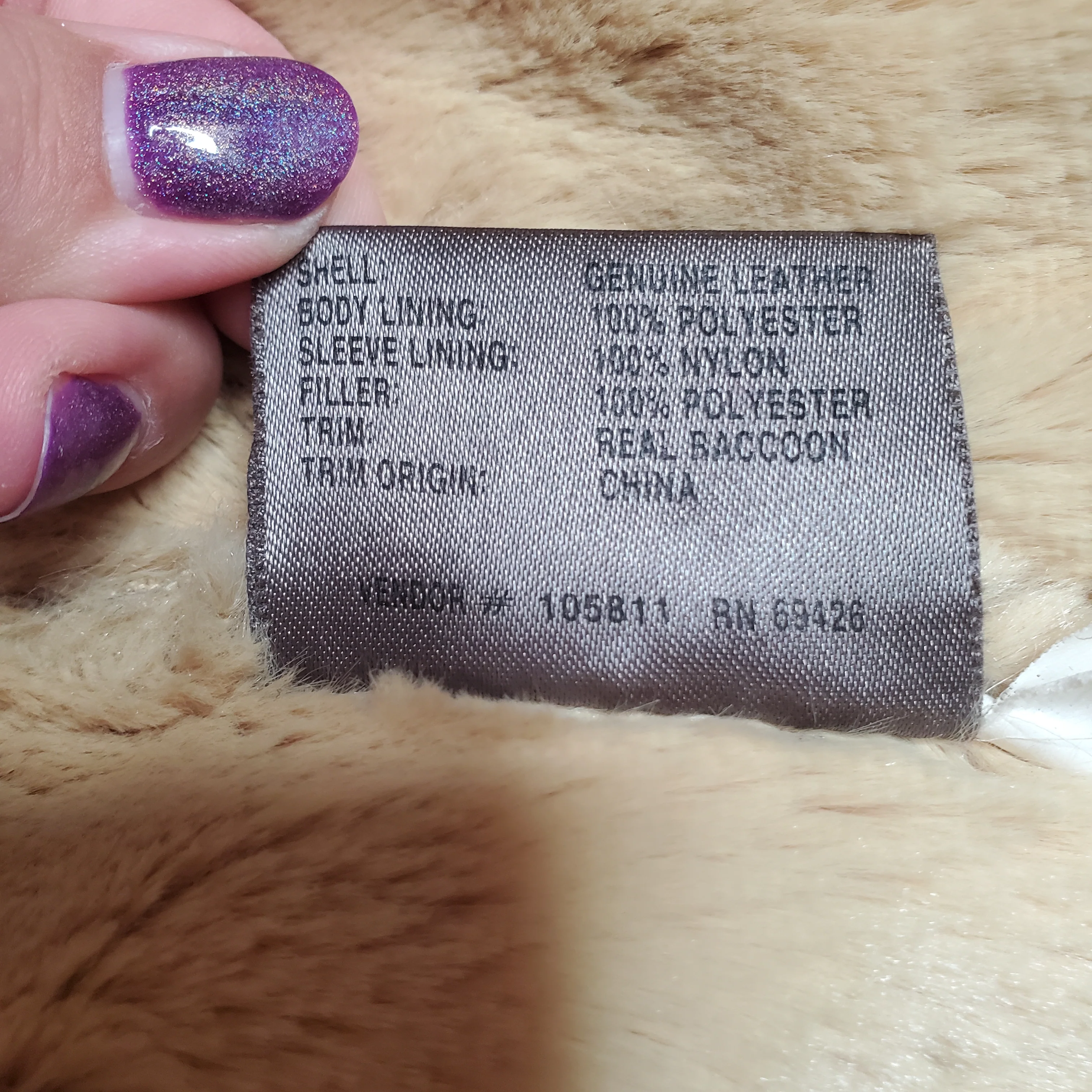 00s Tan Suede Shearling Lined Raccoon Fur Trim Coat By Wilsons Leather - Image 5