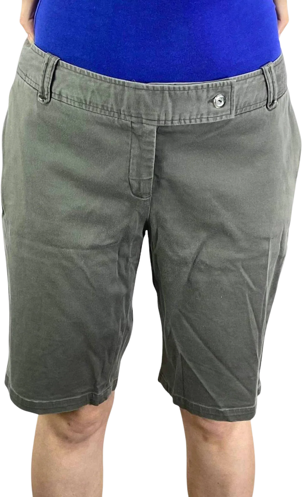 00s Vintage Gray Flat Front Knee Length Bermuda Shorts by Dalia