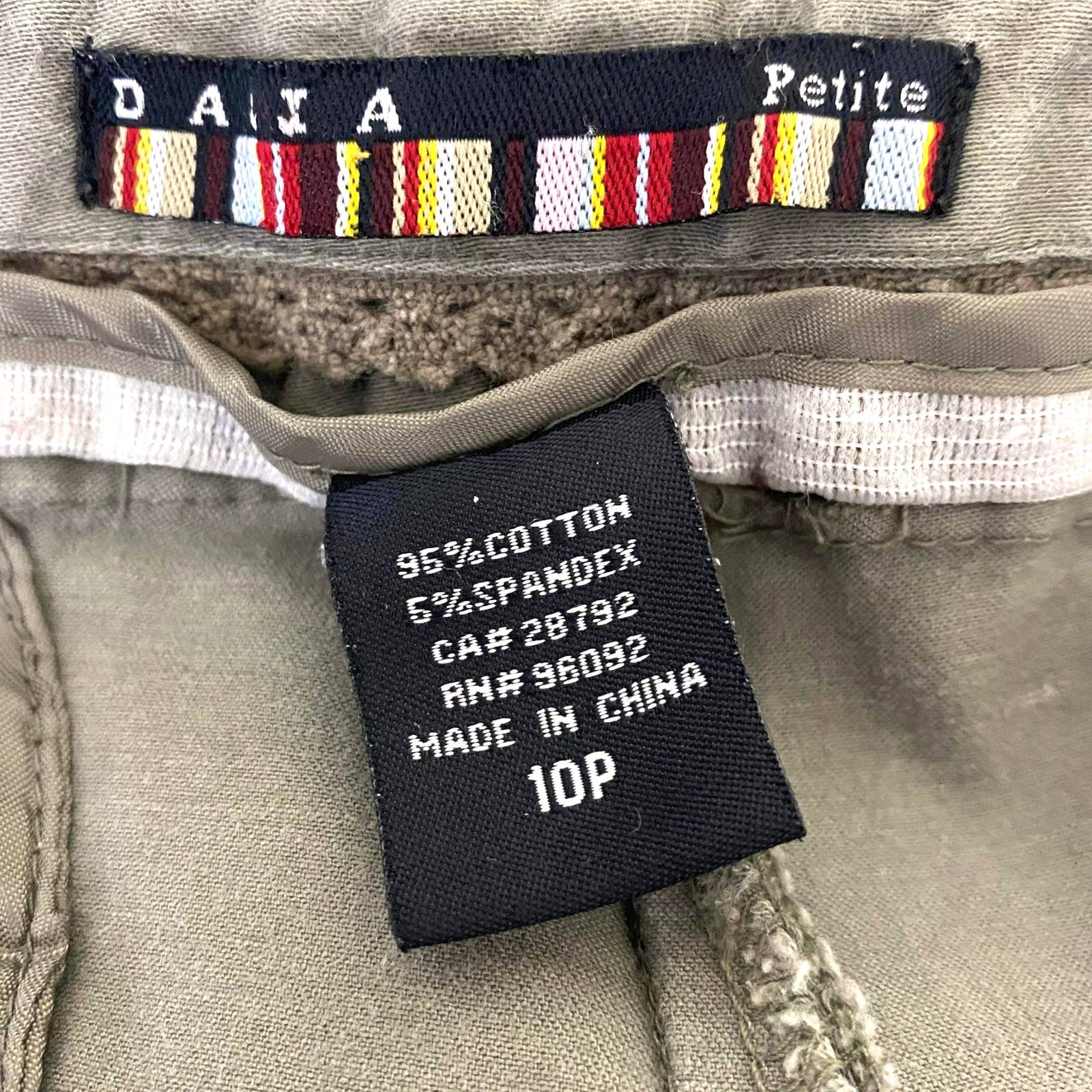 00s Vintage Gray Flat Front Knee Length Bermuda Shorts by Dalia - Image 4