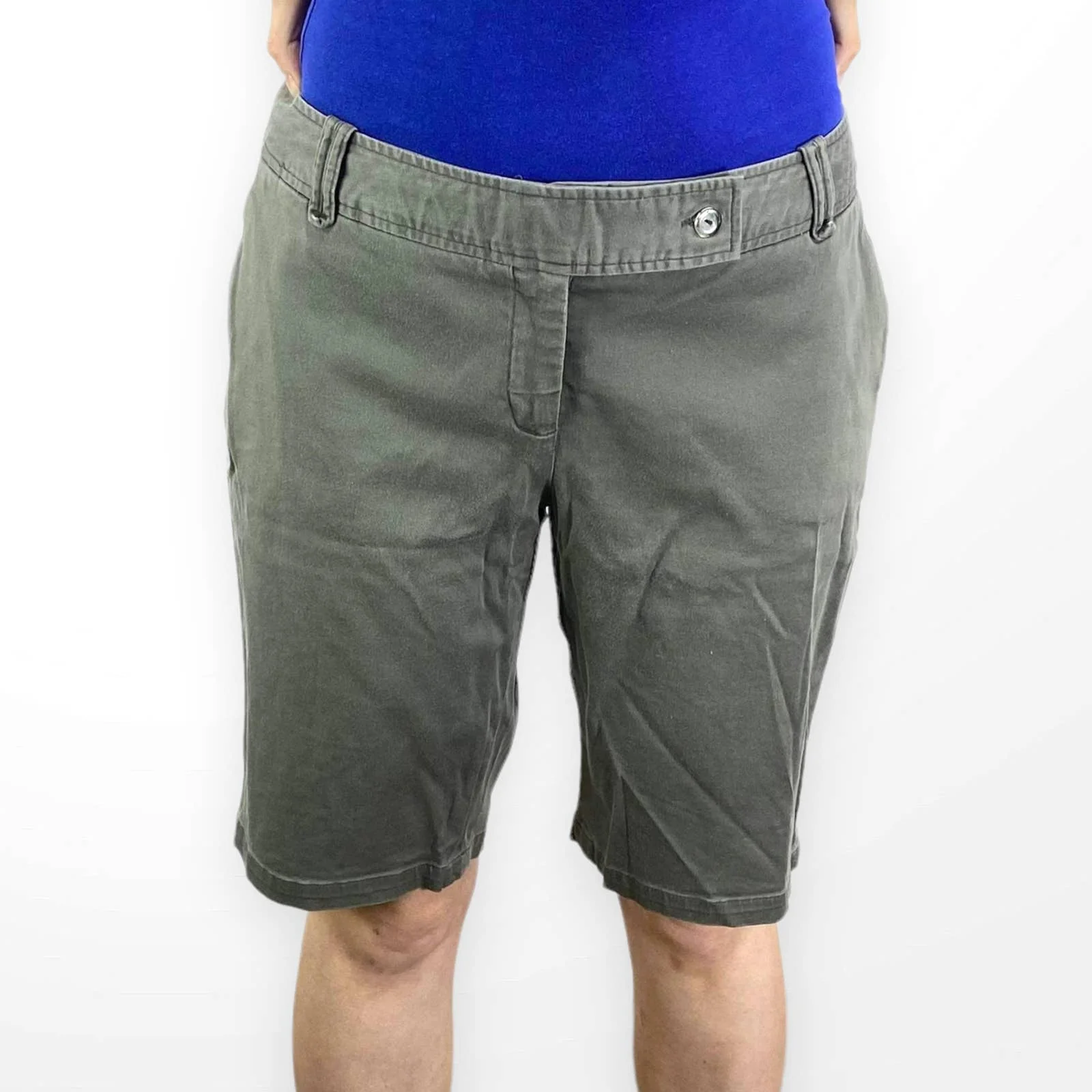 00s Vintage Gray Flat Front Knee Length Bermuda Shorts by Dalia - Image 7