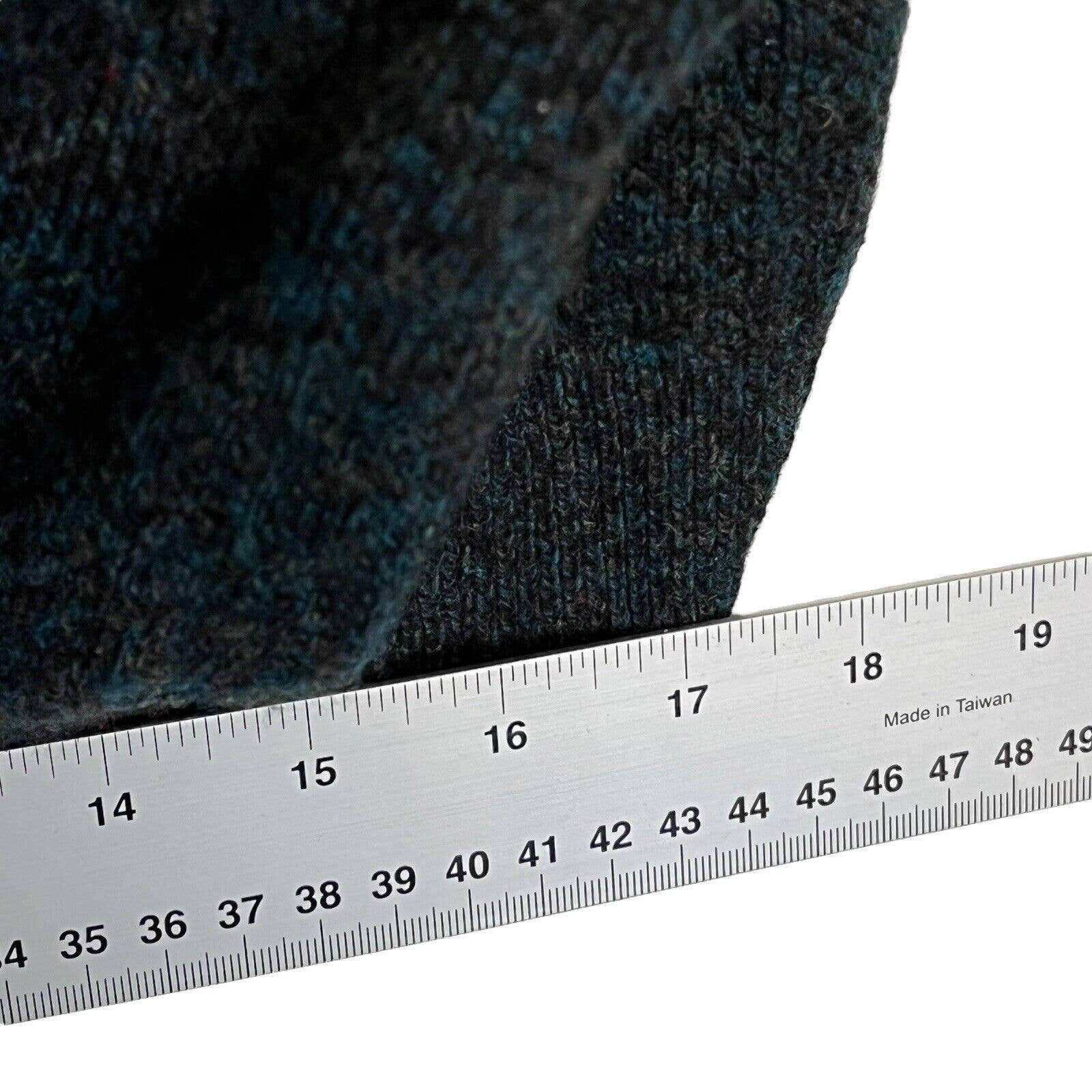 100% Lambswool Green Sweater 60s V-Neck Men's Sz L Xl by Gayfoz of Auchtermuchty - Image 11