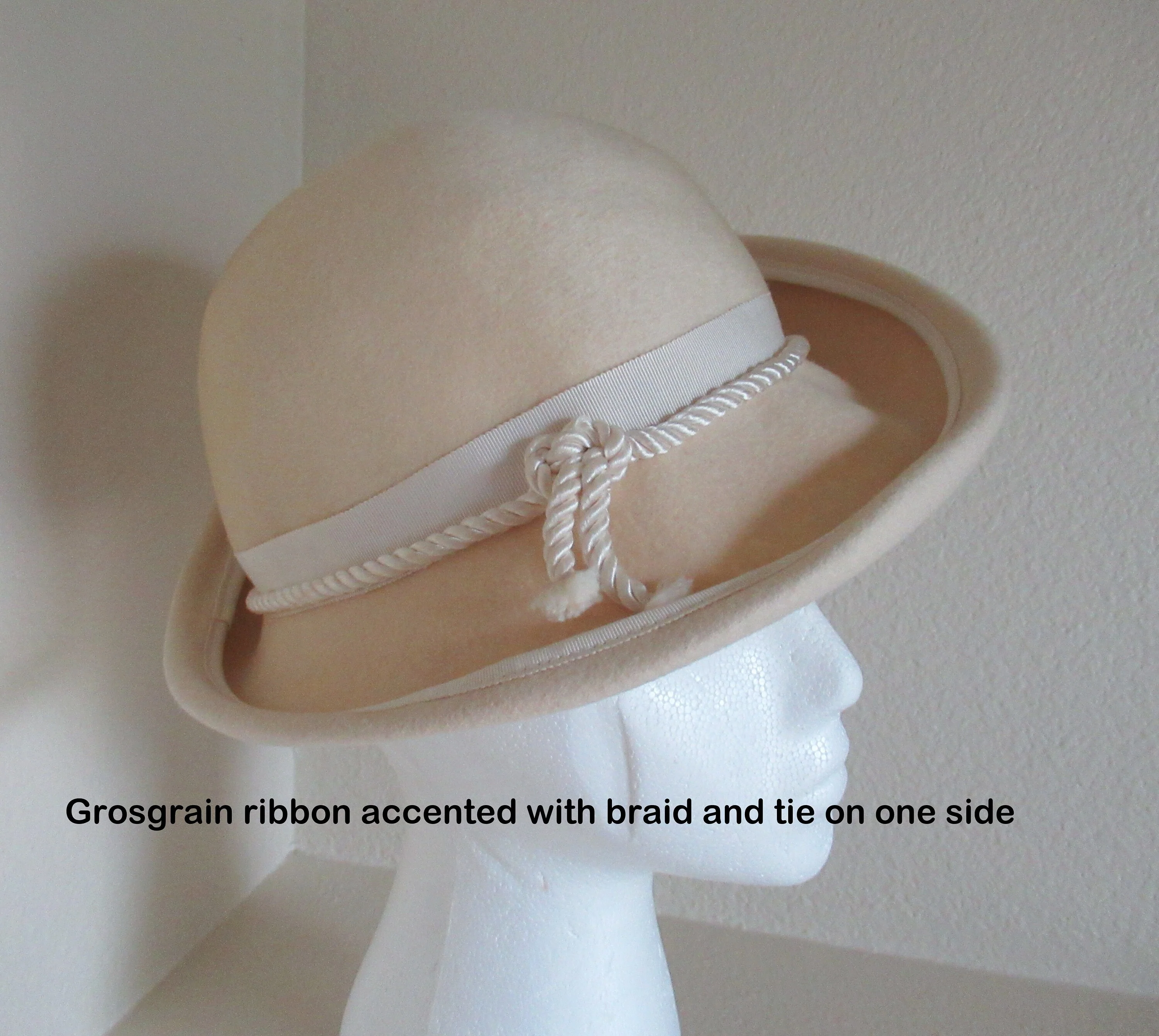 100% Wool Michelle Hat Starfire Melange Blend Felt Creamy White Soft Union Made Label 20 and 12 Round Medium by Michelle - Image 3