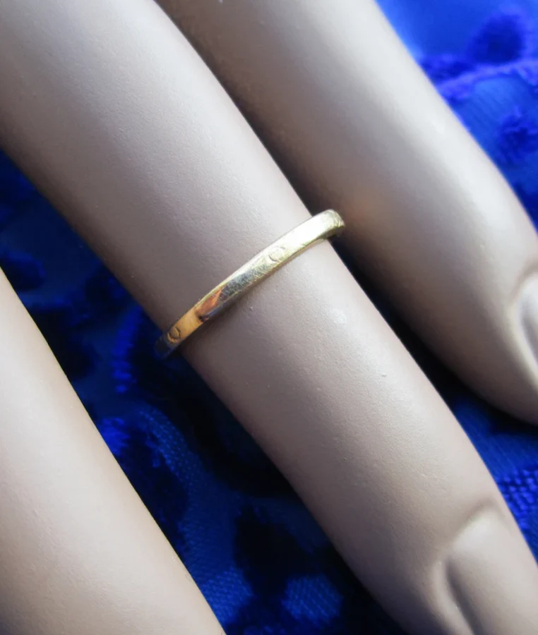 10s/20s 14k Gold Traditional Wedding Stacking Band Ring - Image 5