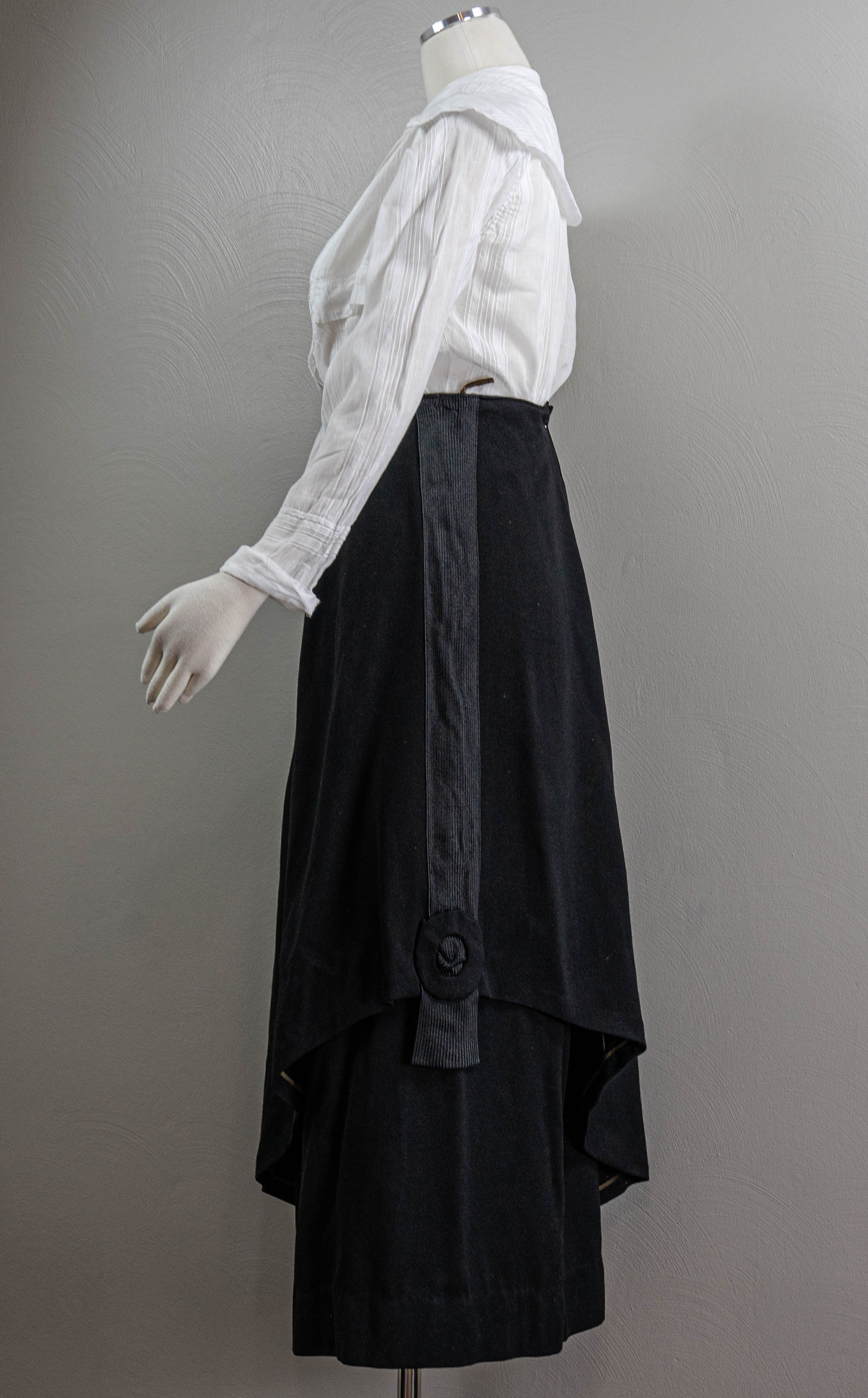 10s Chic Black Wool Walking Skirt Asymmetric Hem - Image 5