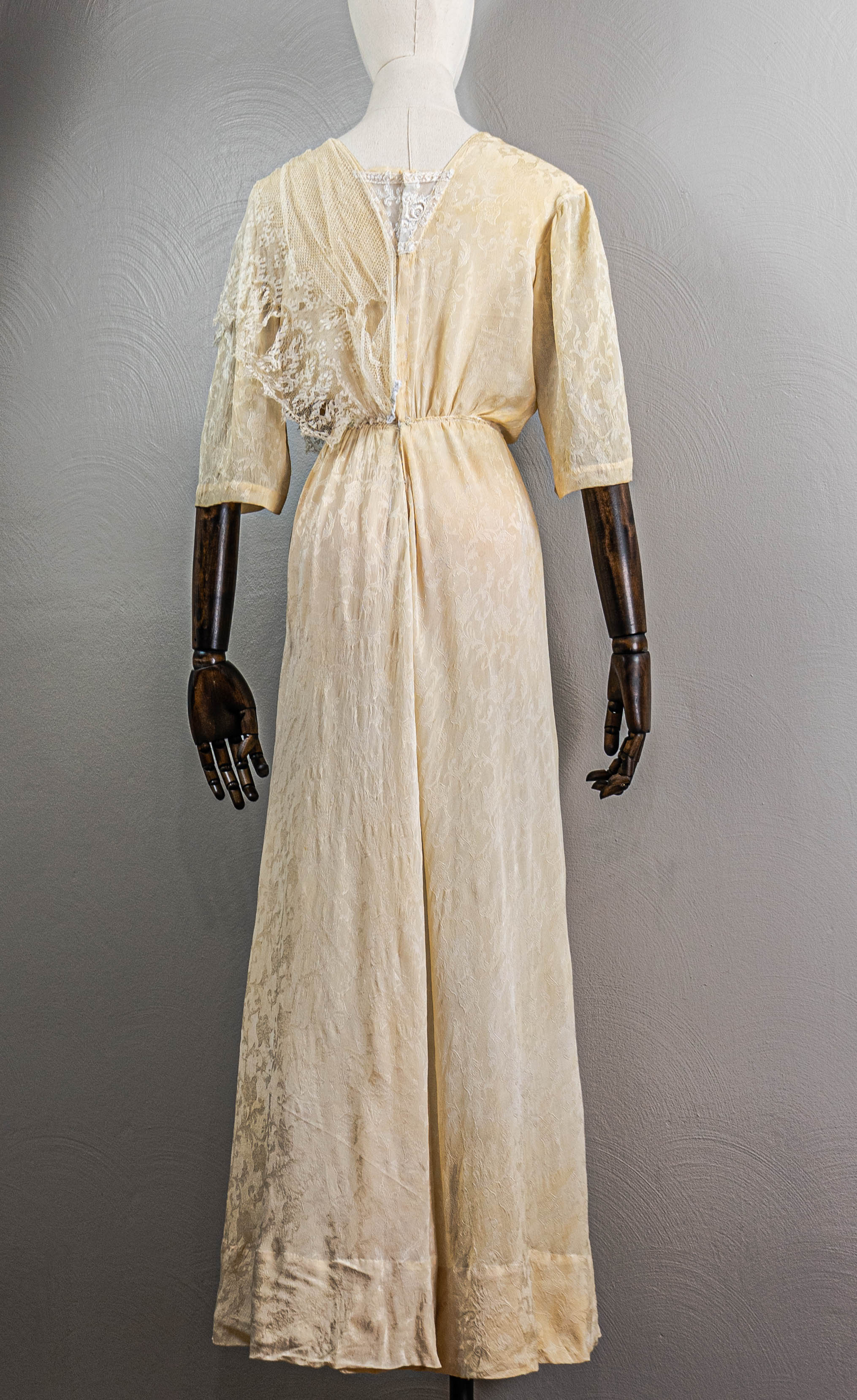 10s/Edwardian Antique Cream Silk Dress With Chantilly Lace - Image 11