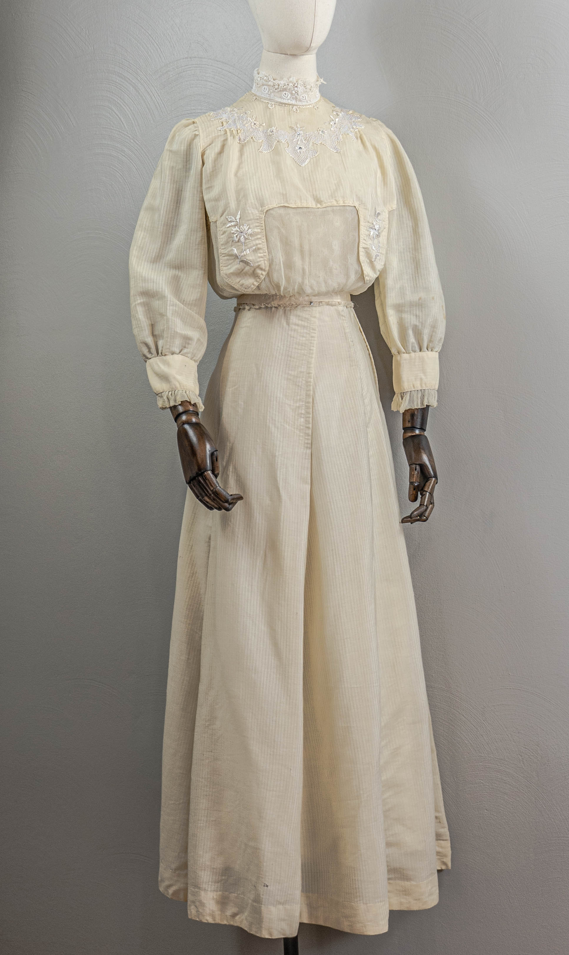 10s/Edwardian Cream Wool Walking Suite Embroidery Beading - Image 2