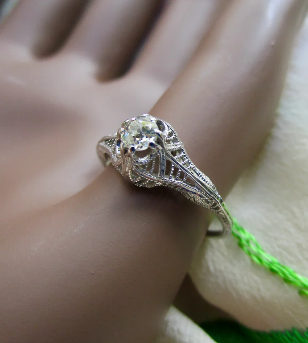 10s/Edwardian Unusual Filigree Diamond Ring In 18k White Gold - Image 7