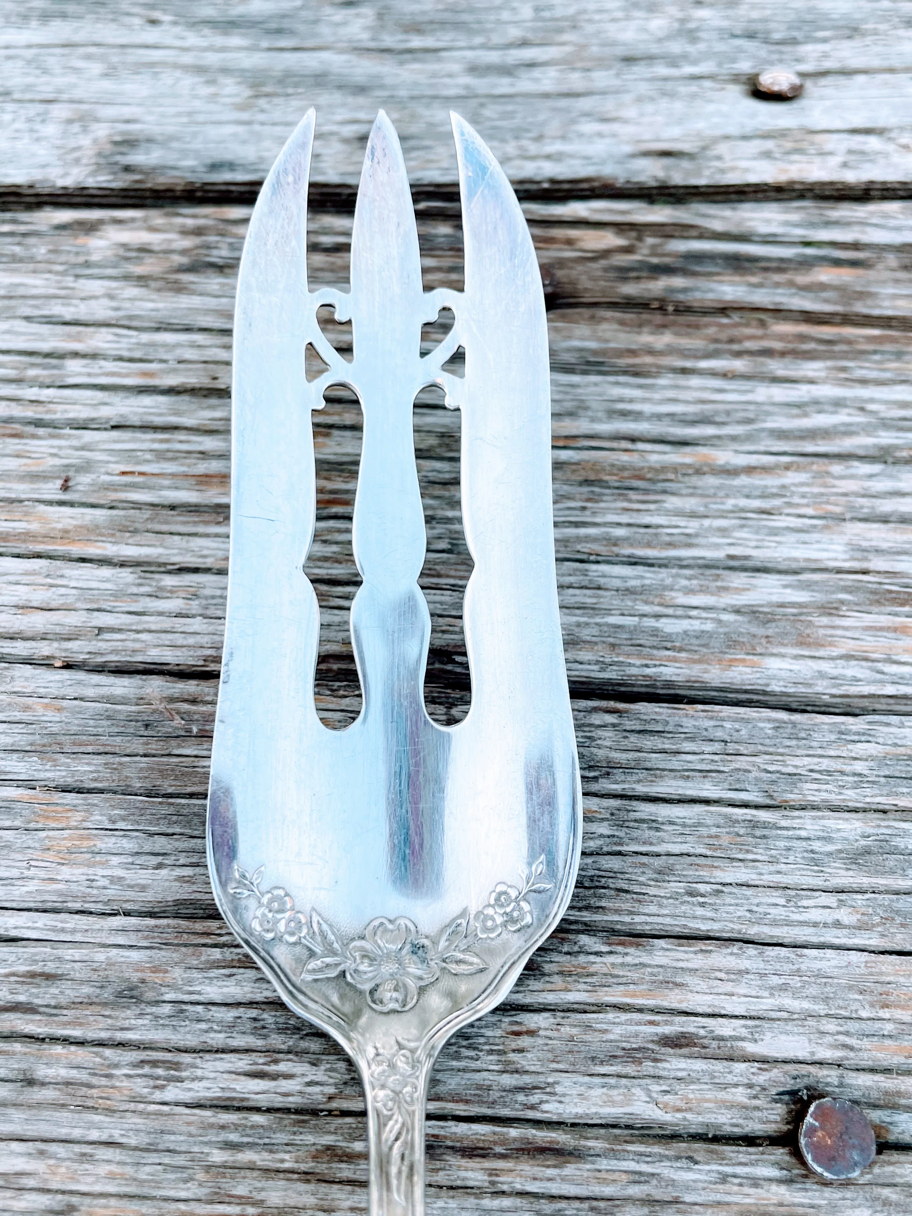 10s Antique Silver Plate Asparagus Fork Dogwood Flower By Salem Silver Plate - Image 2