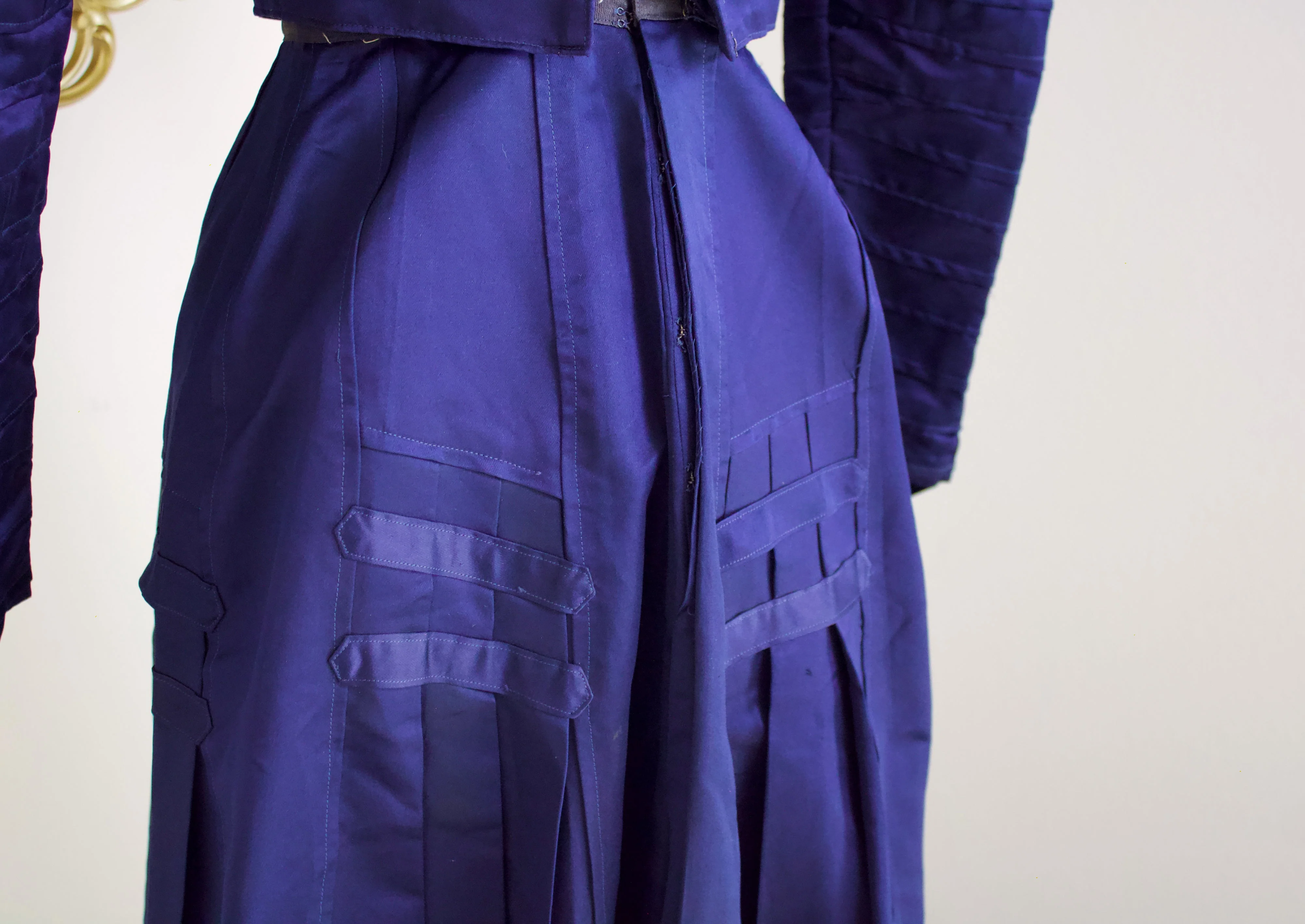 10s Rare Edwardian Navy Deep Blue Silk Satin Walking Day Dress - Image 12