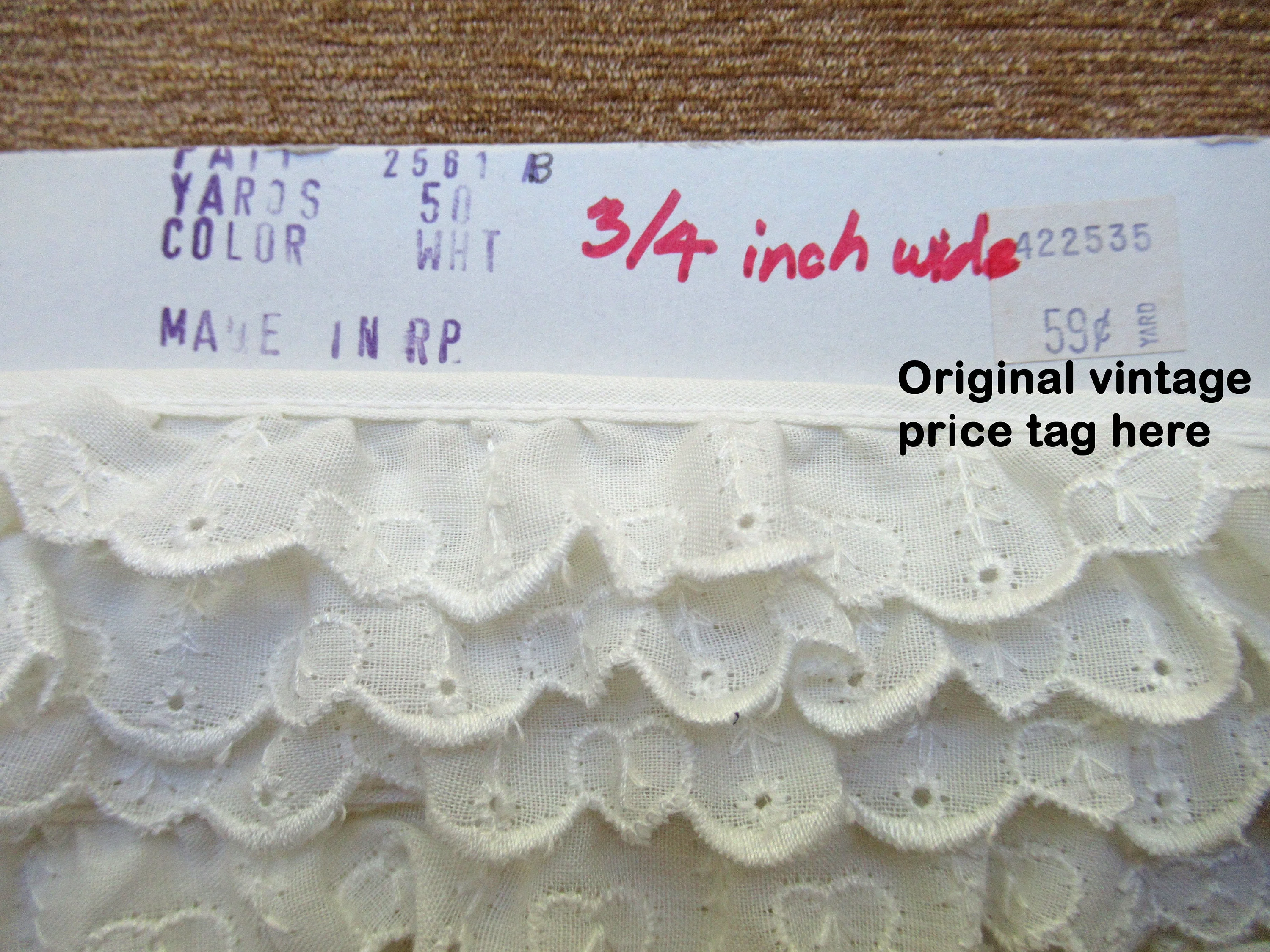14 Plus Yards Softly Ruffled Lace Hearts and Arrows 3/4 Inch Wide White Lace, Scalloped Edge, Made In Philippines, Original Display, Nos - Image 5