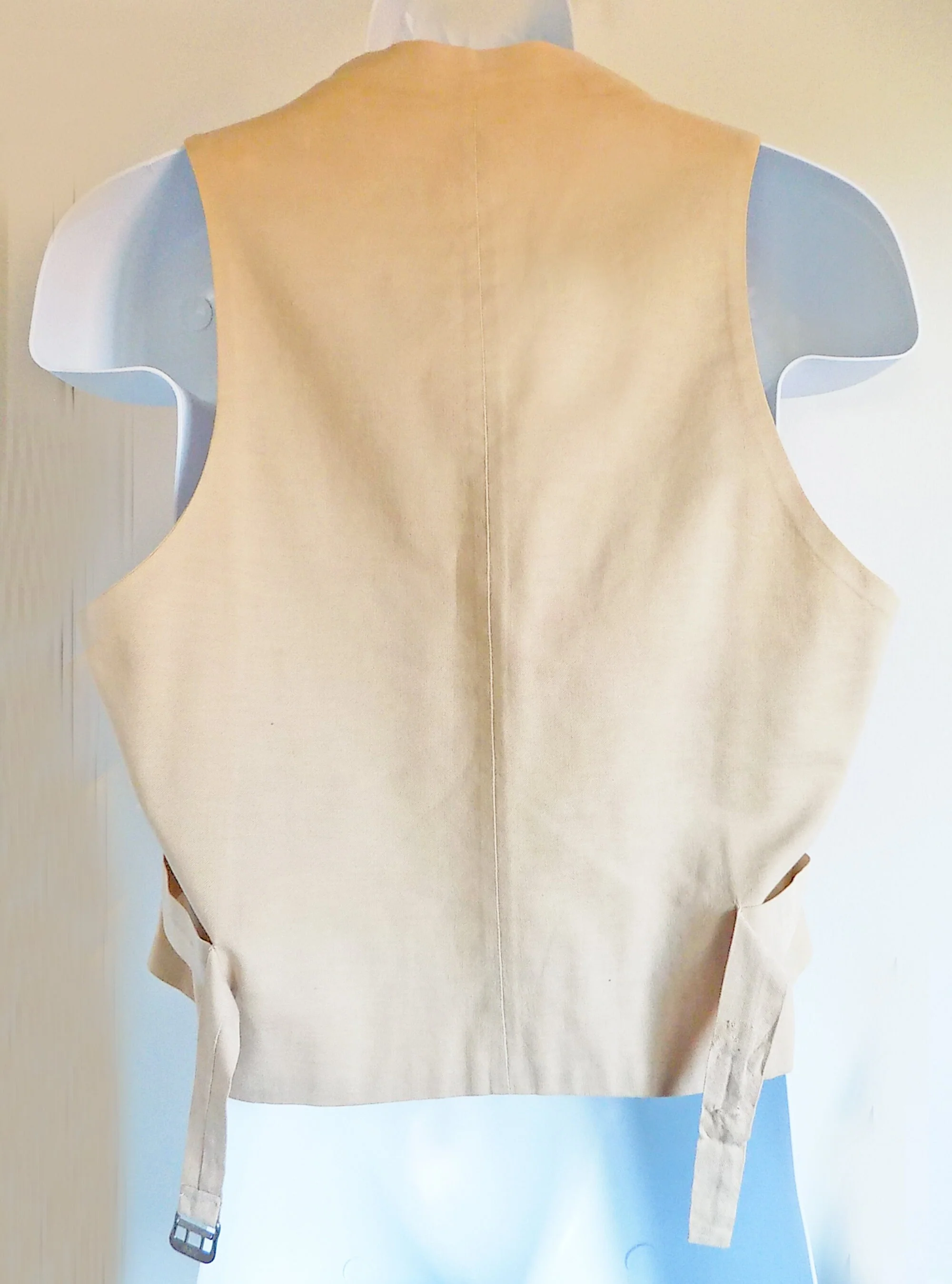1940-60s Irish Linen Vest Waistcoat Navy Blue Fleur De Lis Gold Tone Metal Buttons Made In The Usa with Imported Fabric - Image 6
