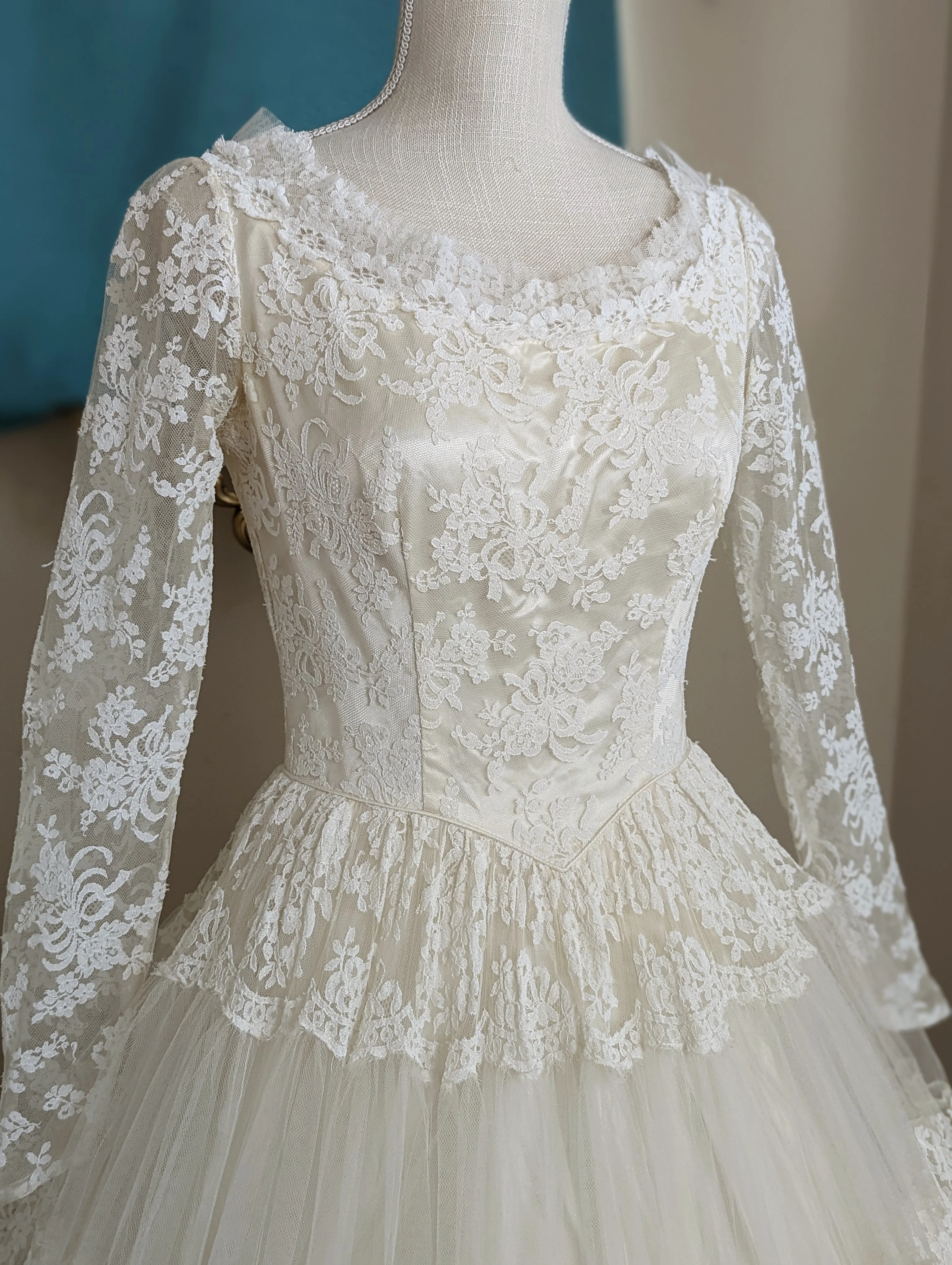 1954 Chantilly Lace and Tulle Long Sleeved Princess Style Wedding Dress In Soft White with Hand Beaded Glass Seed Pearl Heart Veil - Image 4