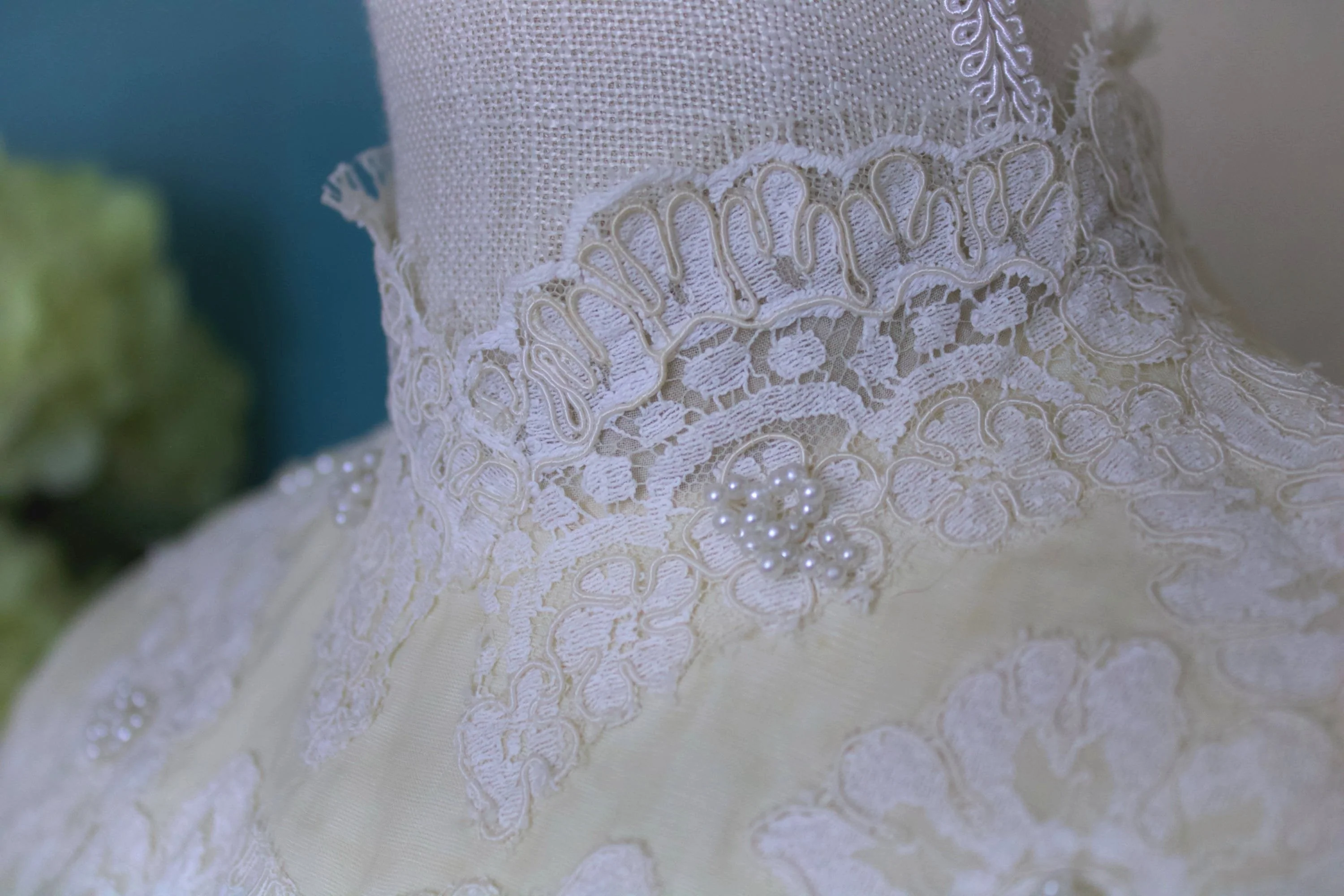 1971 Chantilly Lace Wedding Dress In Winter White with High Collar Empire Waist and Bishop Sleeves - Image 4