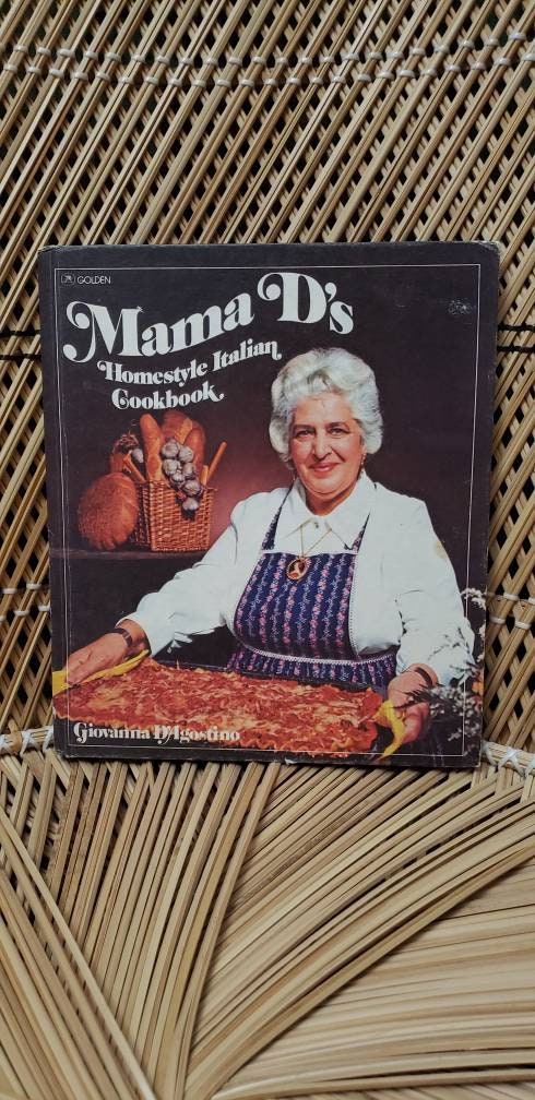1975 Mama D's Homestyle Italian Cookbook - Image 2