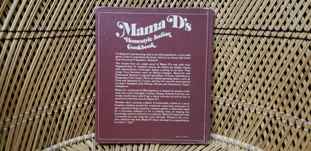 1975 Mama D's Homestyle Italian Cookbook - Image 9