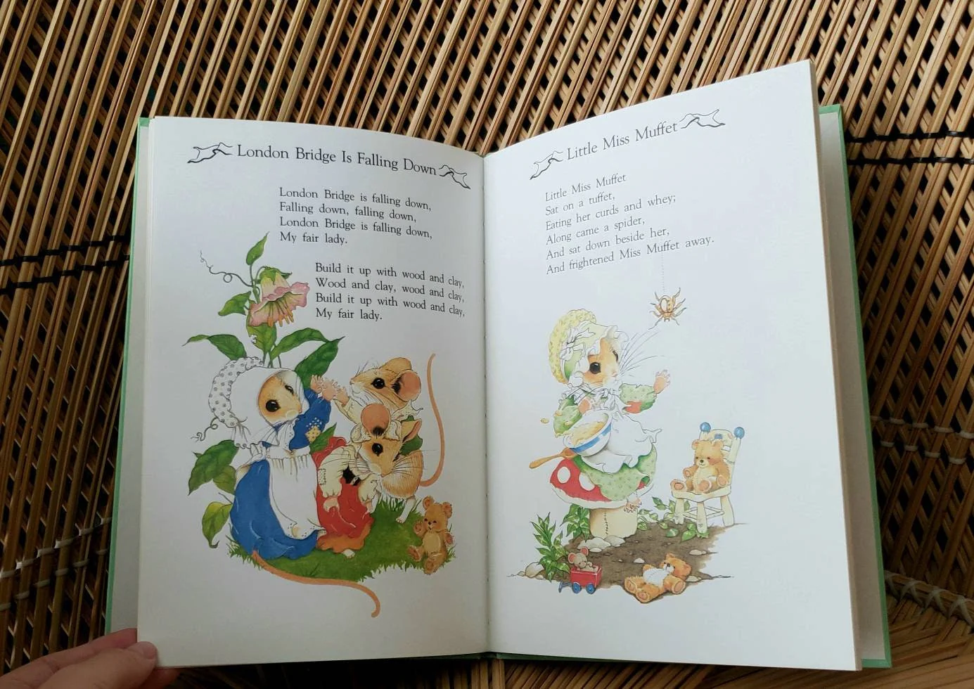 1981 a Merry-Mouse Book of Nursery Rhymes Vintage Nursery Rhymes Book Mouse Gift, Children's Book by Priscilla Hillman - Image 6