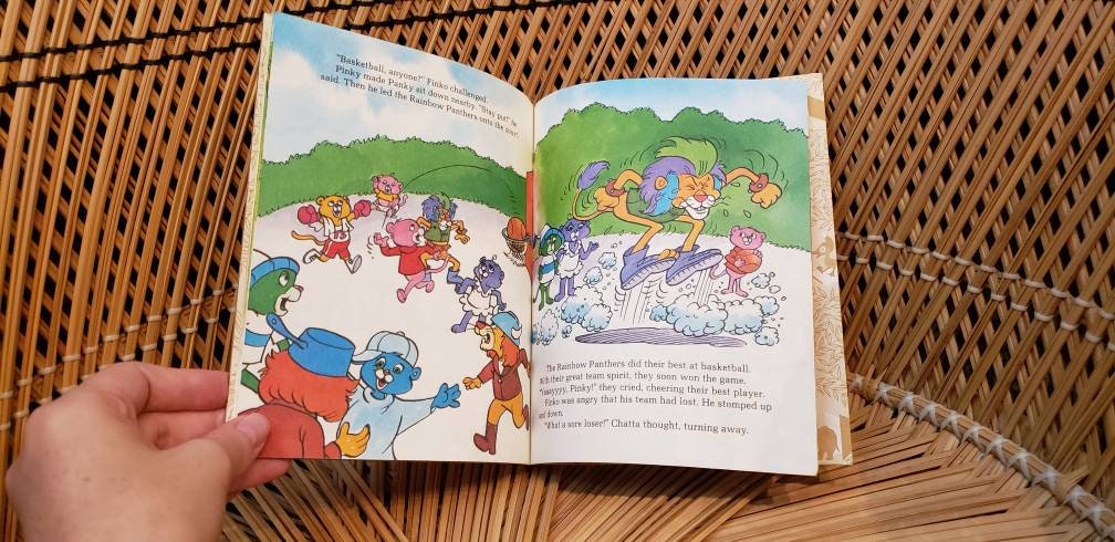 1985 Pink Panther and Sons Fun At The Picnic Little Golden Book - Image 6