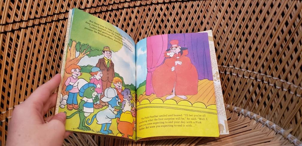 1985 Pink Panther and Sons Fun At The Picnic Little Golden Book - Image 8