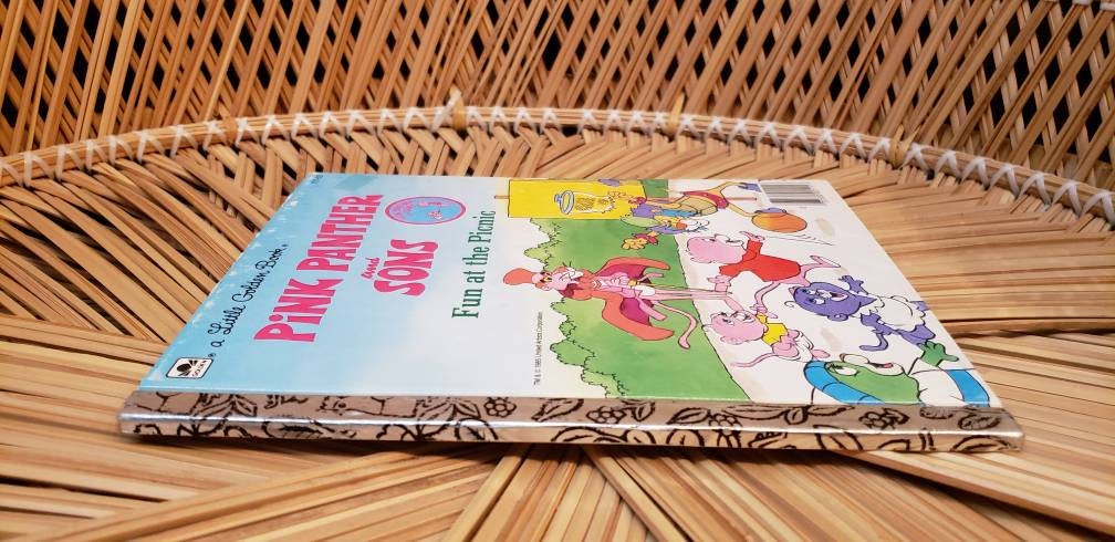 1985 Pink Panther and Sons Fun At The Picnic Little Golden Book - Image 9