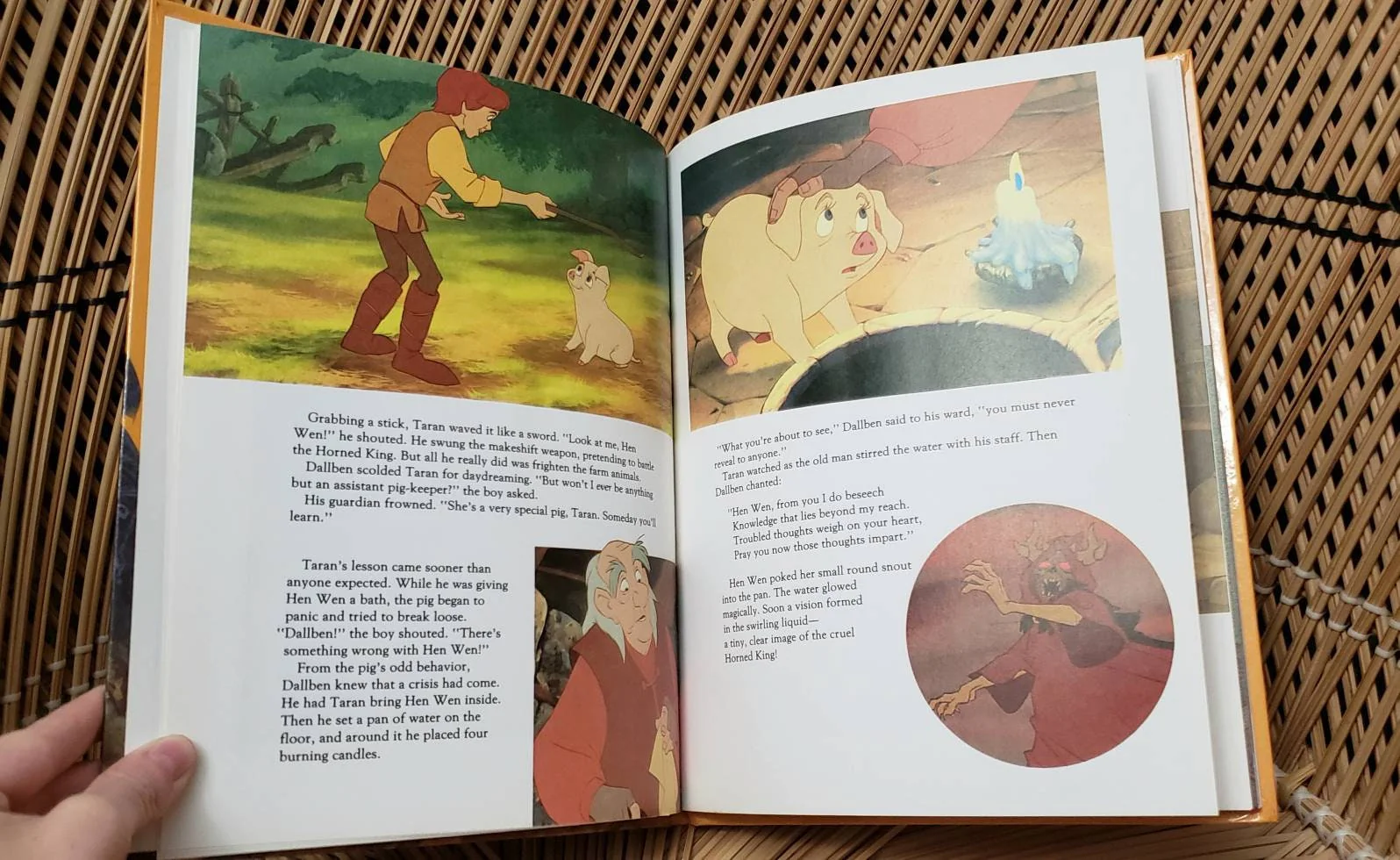 1985 The Black Cauldron Storybook by Walt Disney Pictures - Image 4