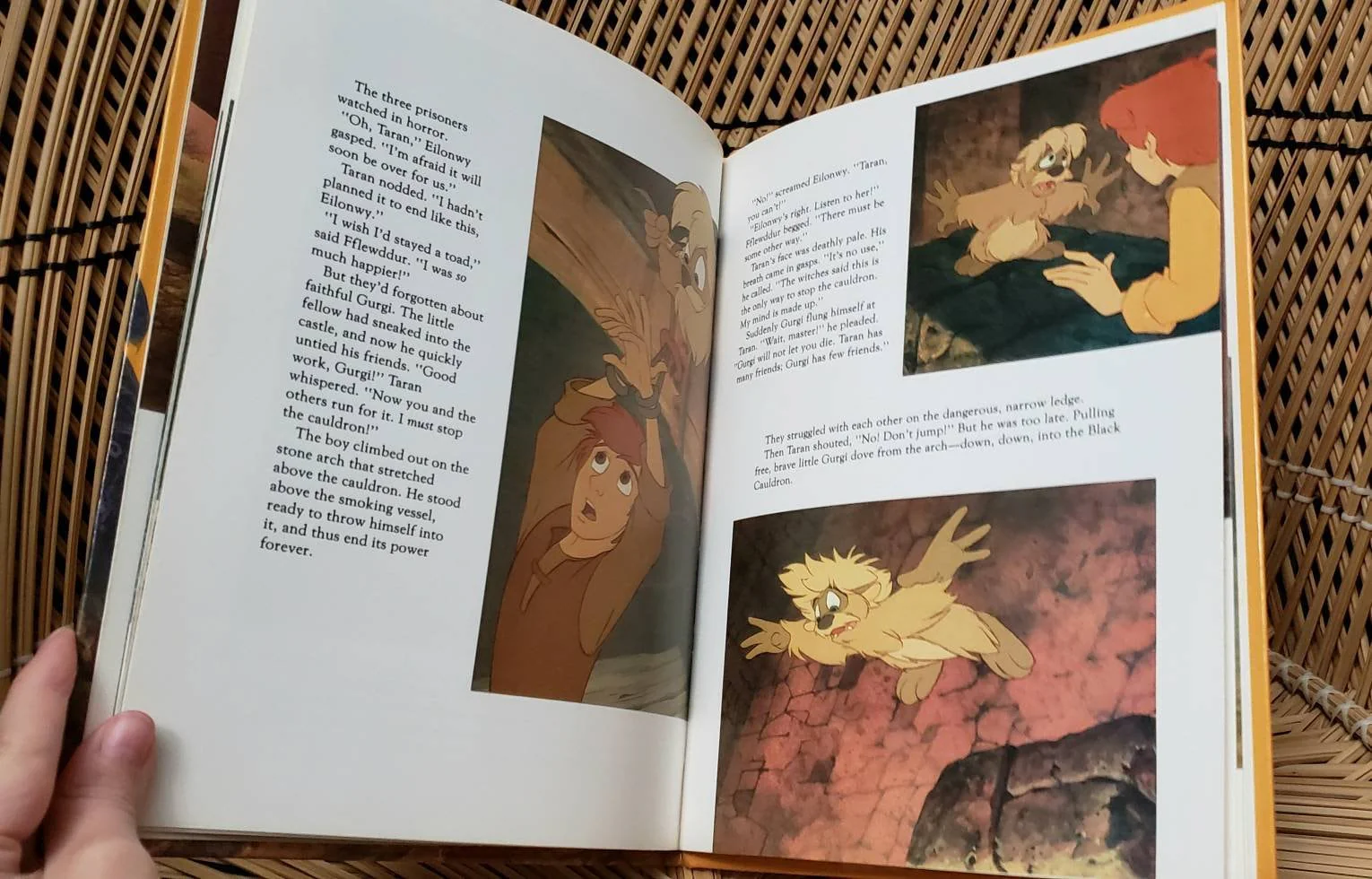 1985 The Black Cauldron Storybook by Walt Disney Pictures - Image 7