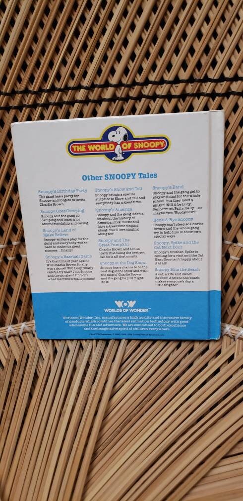 1986 Snoopy's Baseball Game The World of Snoopy Book - Image 9
