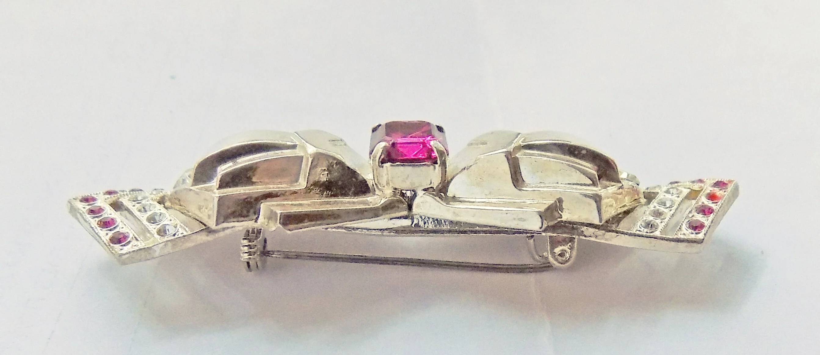 20s-30s Art Deco Silver Bow Pin Brooch Pink Unsigned Rose Rhinestone 275 Long 75 Wide - Image 4