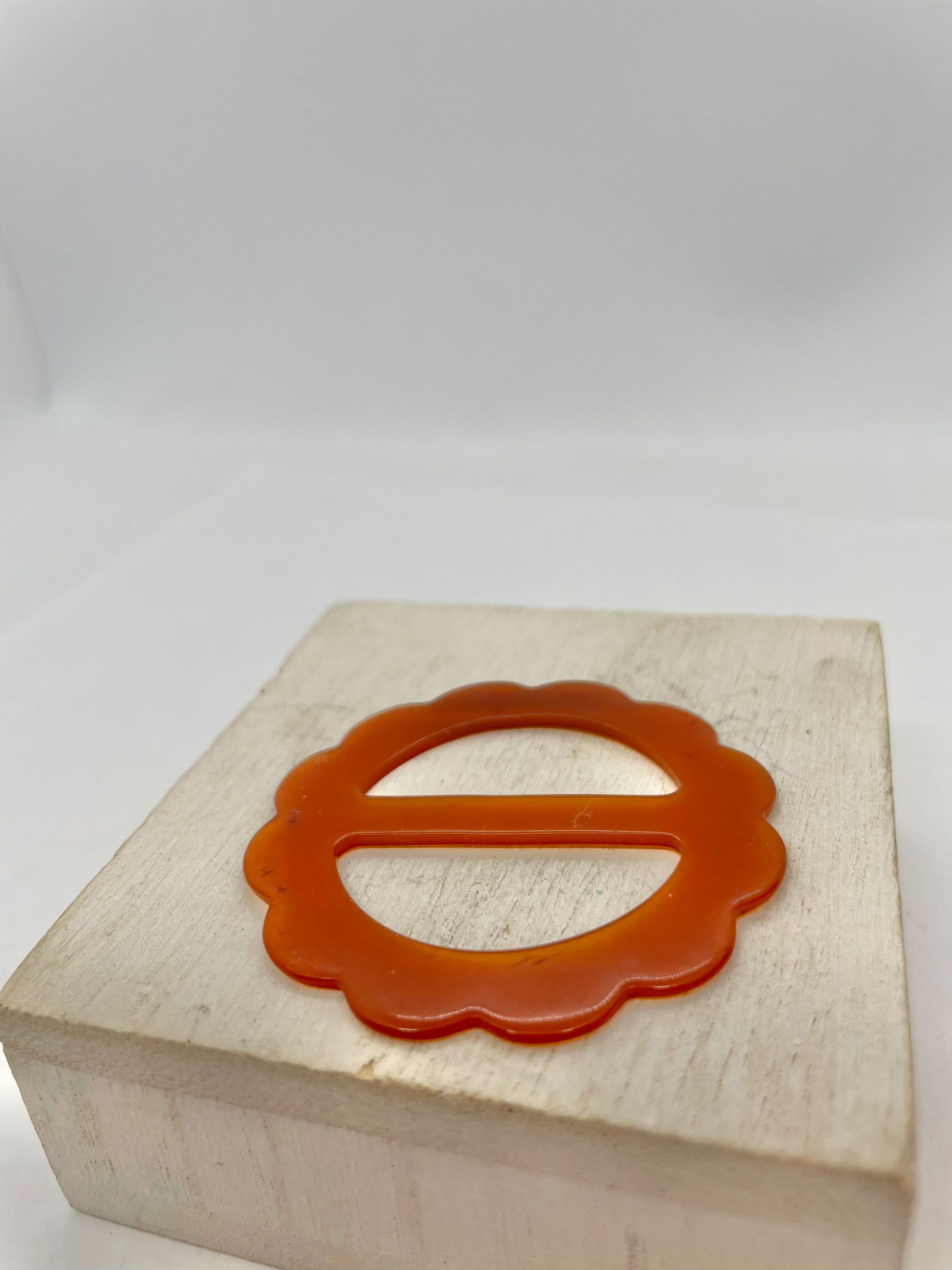 20s/30s Bakelite Art Deco Belt Buckle Juicy Color - Image 3