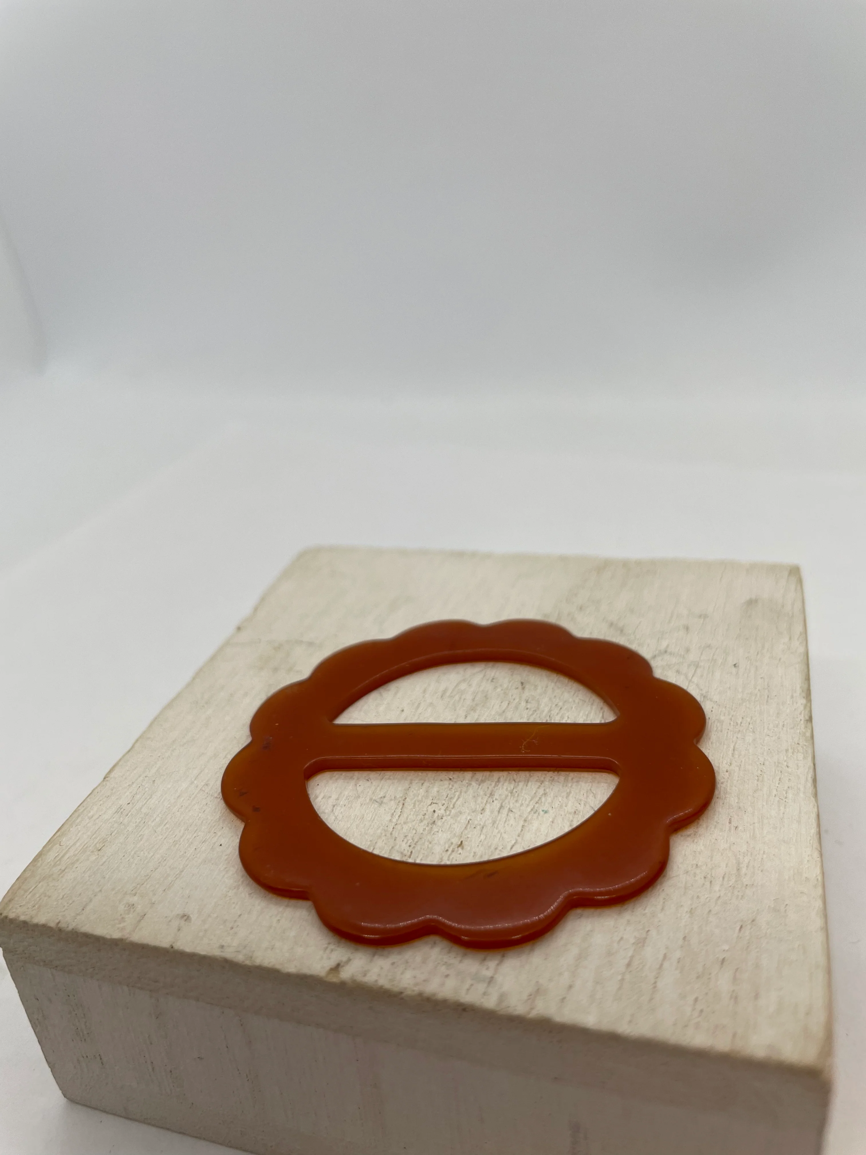 20s/30s Bakelite Art Deco Belt Buckle Juicy Color - Image 8