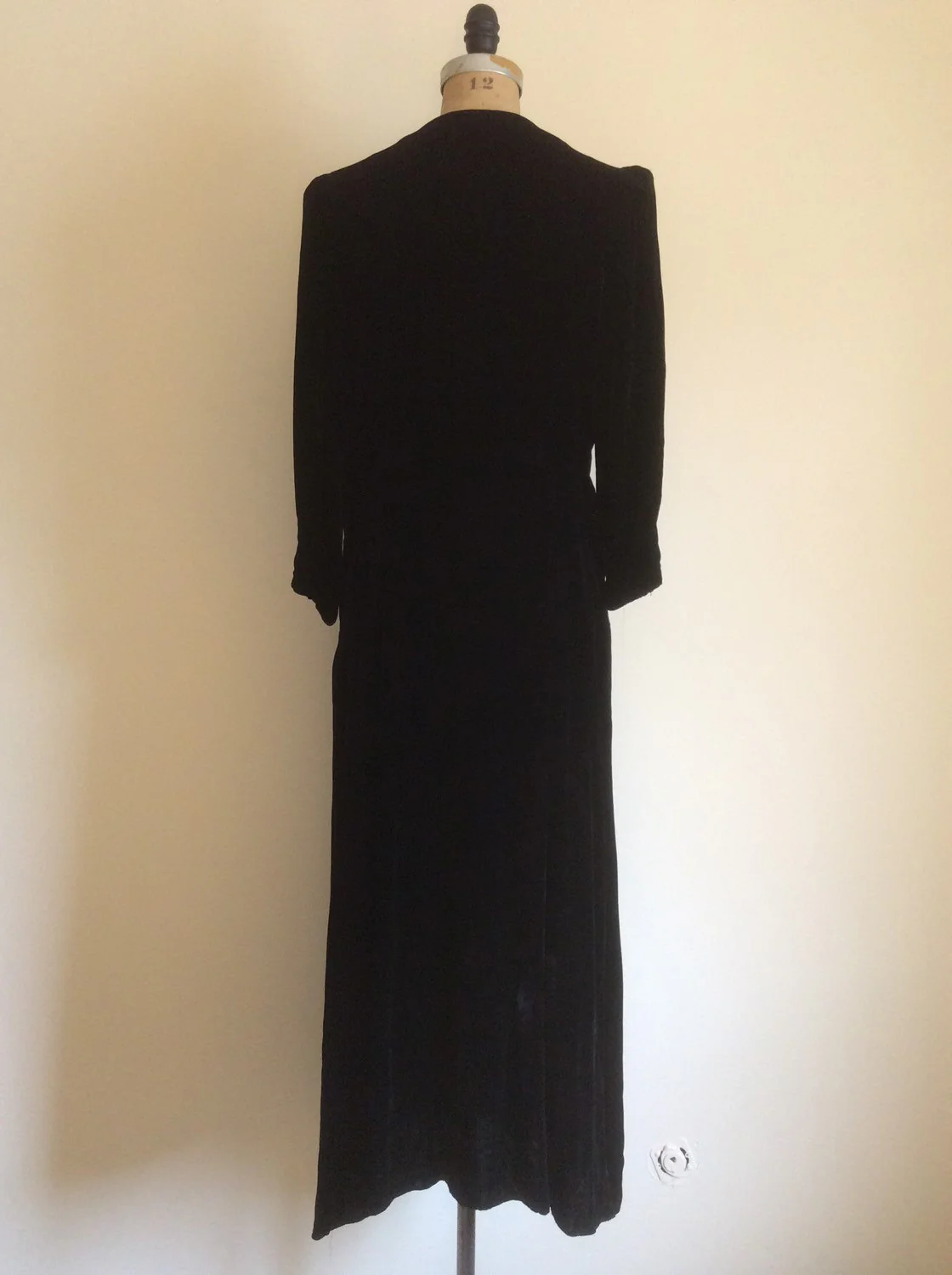 20's/30's Beaded Black Velvet Party Dress by Carson Pirie Scott & Co. - Image 2