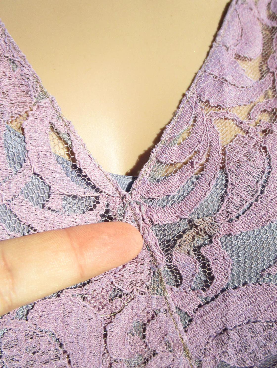 20s/30s Lavender Lace Gown With Back And Sleeve Detail - Image 11