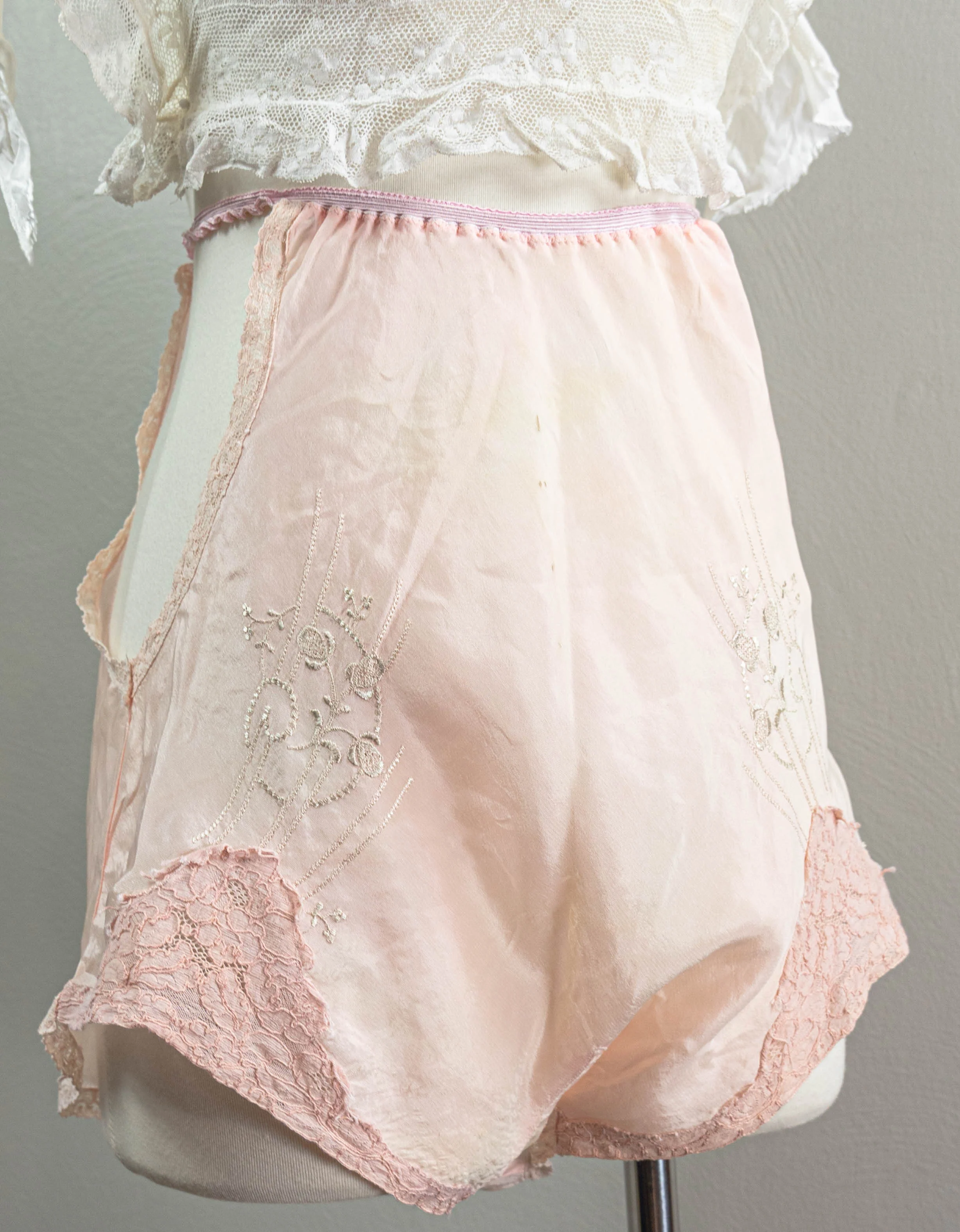 20s/30s Pink Silk Side Cutout Tap Pants,lace Embroidery - Image 2