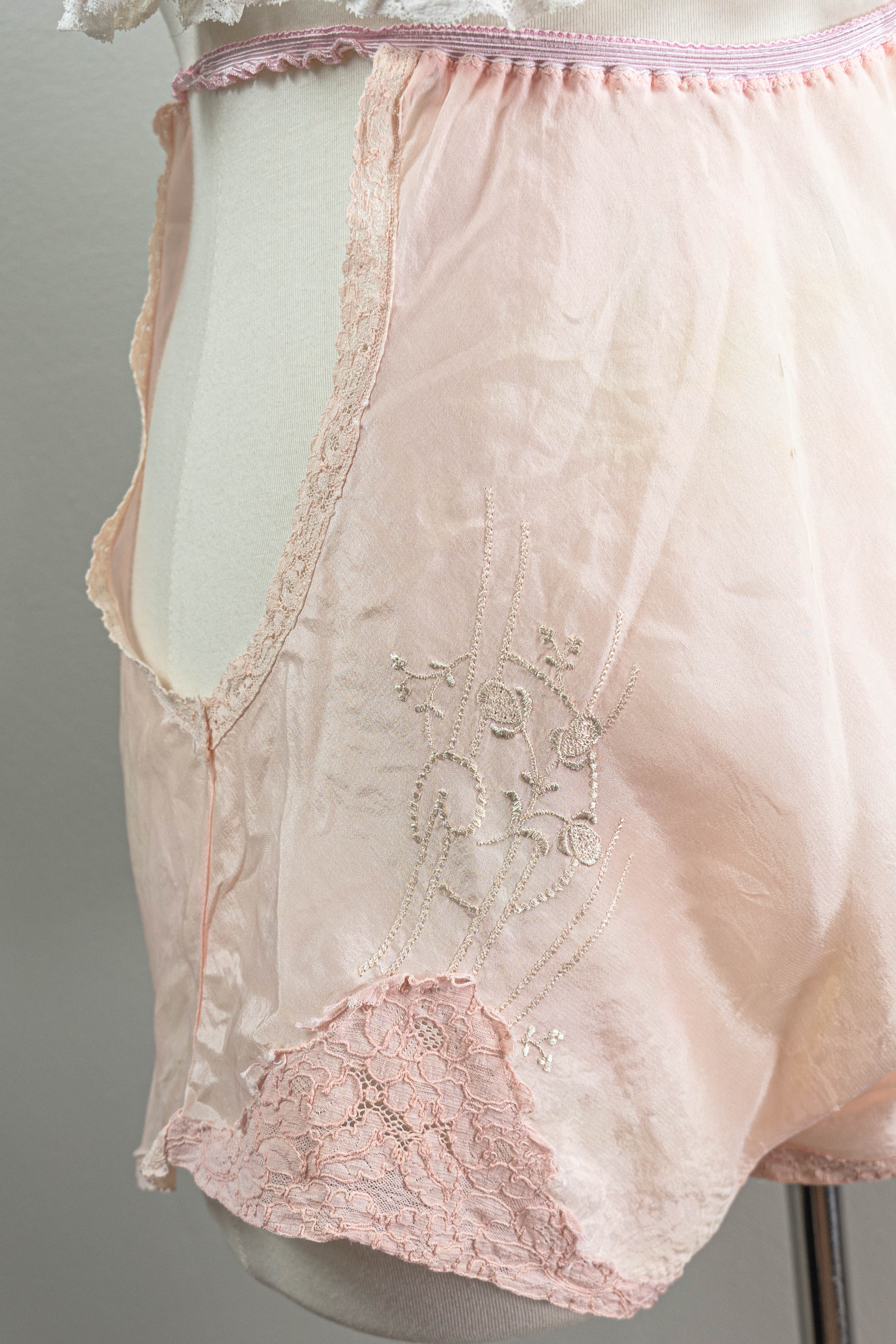 20s/30s Pink Silk Side Cutout Tap Pants,lace Embroidery - Image 4